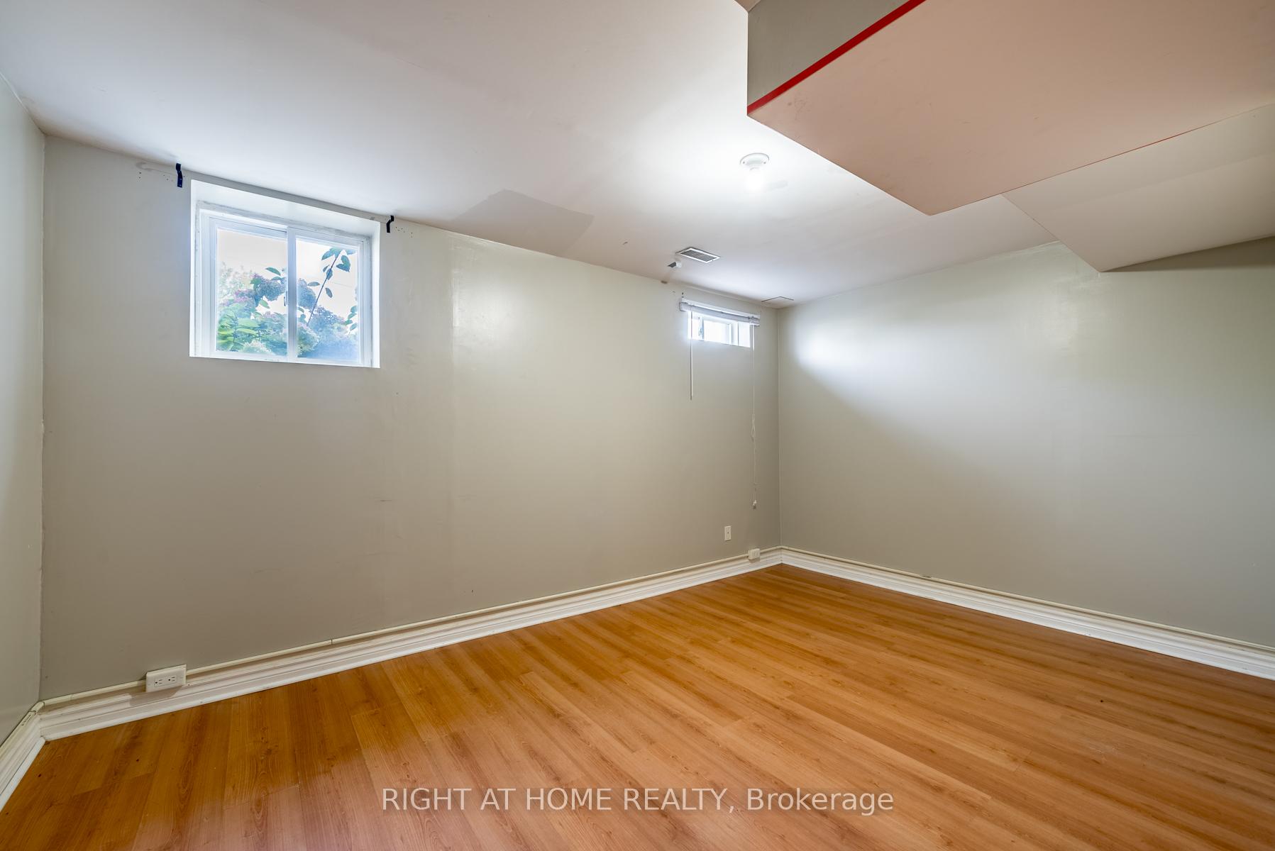 Photo 23 of Unit 20, 19 Niagara Drive, Oshawa, Samac — HOMEH