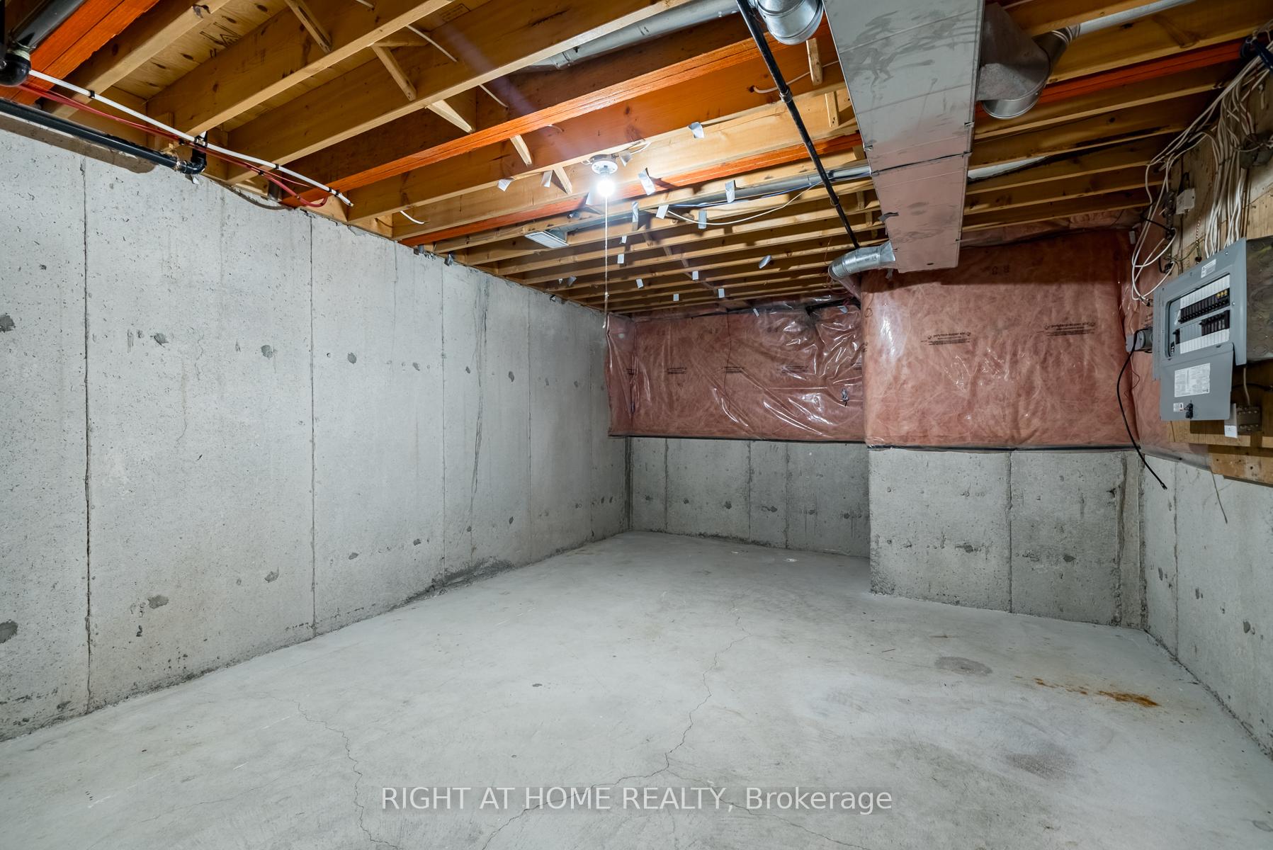 Photo 24 of Unit 20, 19 Niagara Drive, Oshawa, Samac — HOMEH