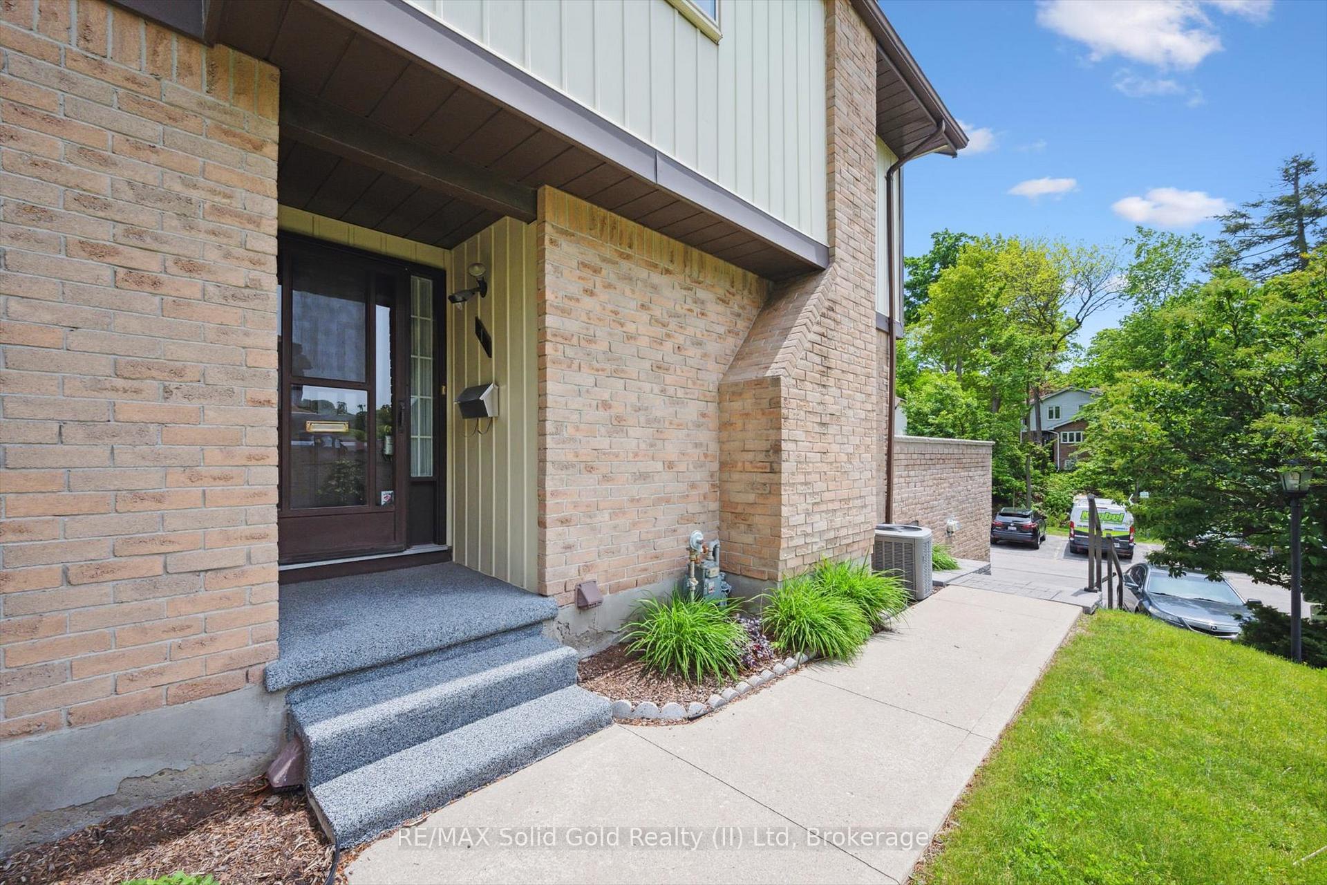 Photo 7 of Unit 1, 224 Kingswood Drive, Kitchener — HOMEH