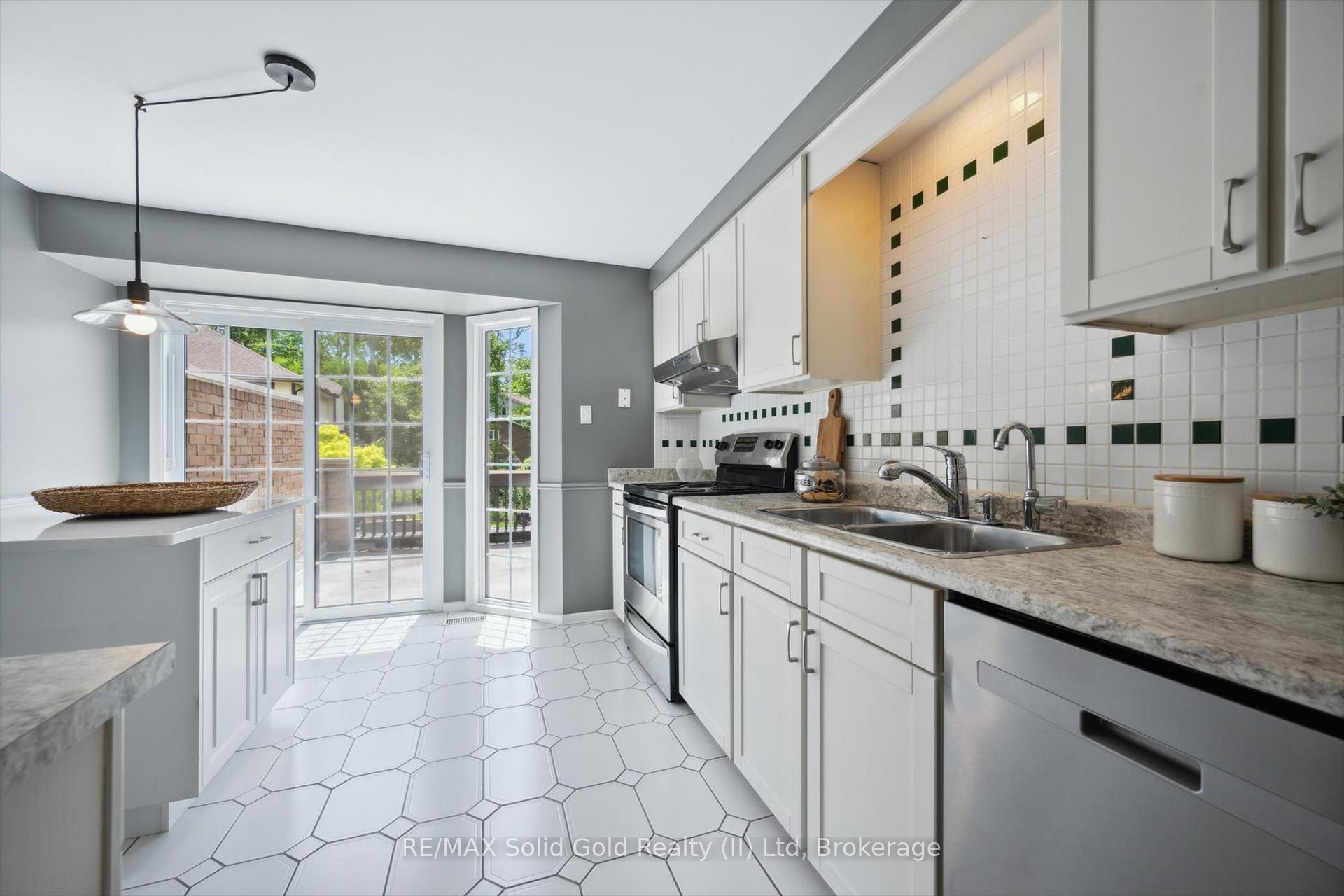 Photo 14 of Unit 1, 224 Kingswood Drive, Kitchener — HOMEH