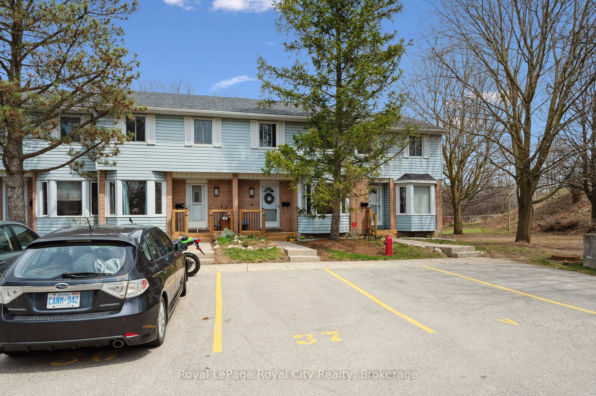 Photo 2 of Unit 37, 80 Ferman Drive, Guelph, Willow West/Sugarbush/West Acres — HOMEH