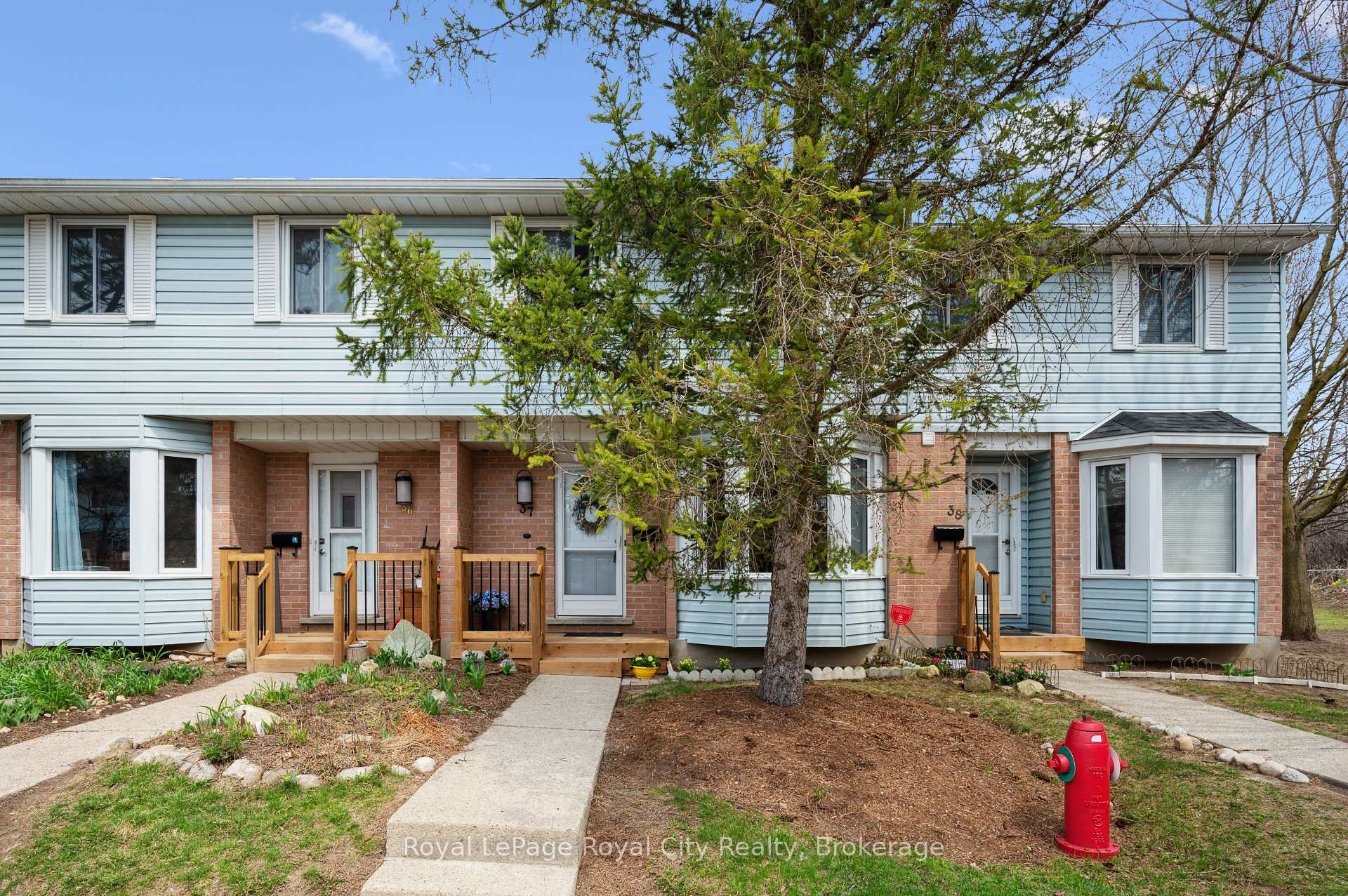 Photo 3 of Unit 37, 80 Ferman Drive, Guelph, Willow West/Sugarbush/West Acres — HOMEH