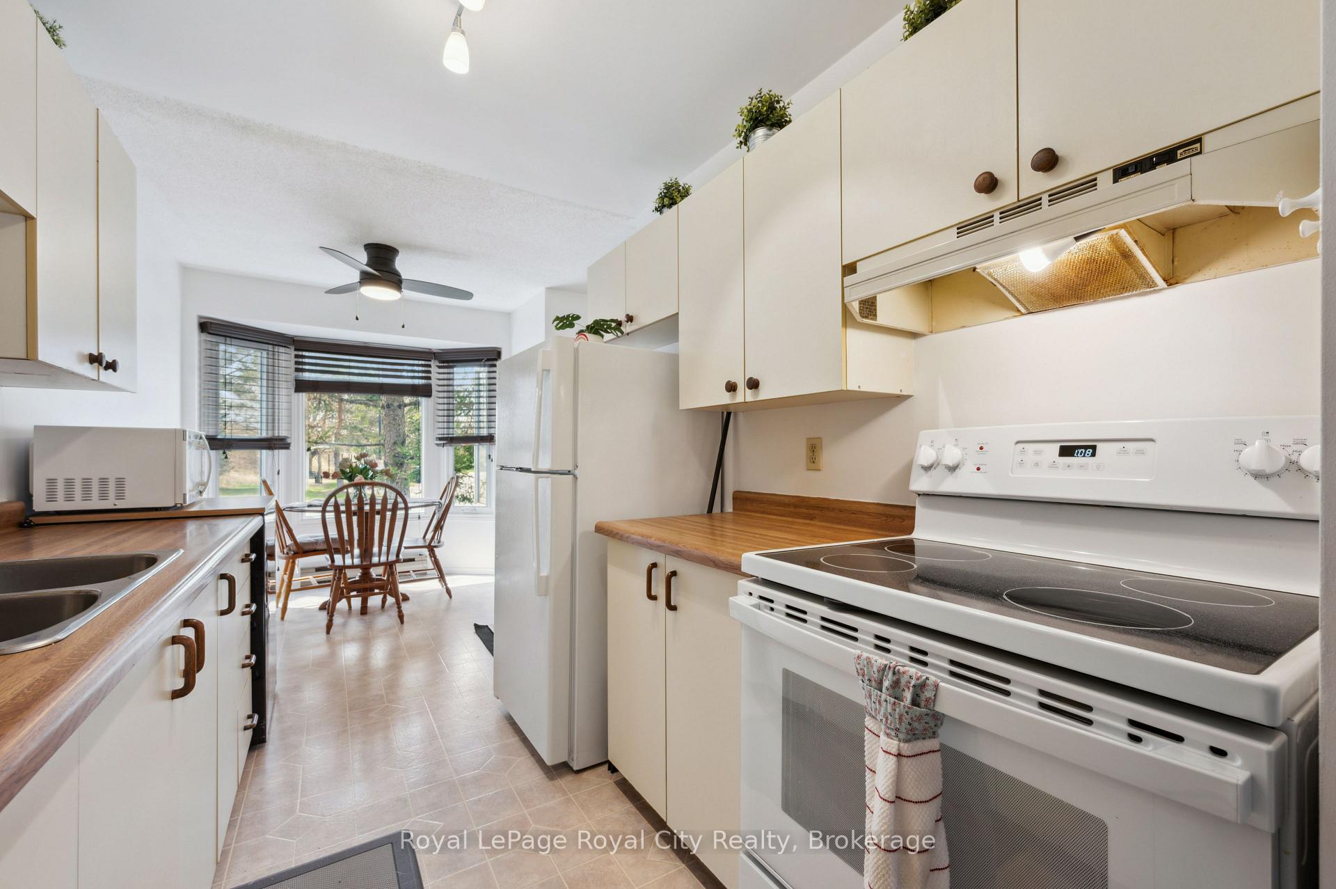 Photo 4 of Unit 37, 80 Ferman Drive, Guelph, Willow West/Sugarbush/West Acres — HOMEH