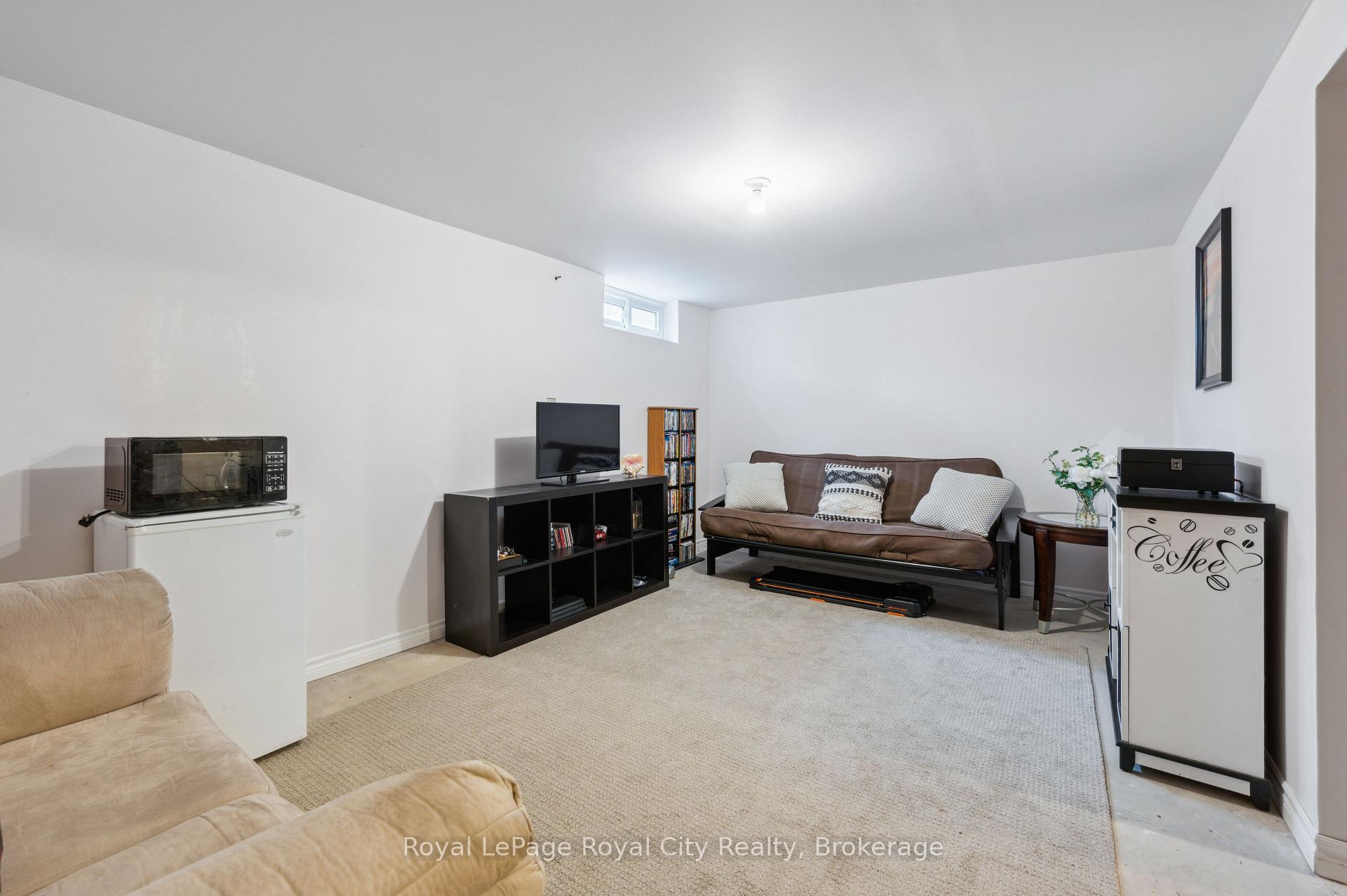 Photo 11 of Unit 37, 80 Ferman Drive, Guelph, Willow West/Sugarbush/West Acres — HOMEH