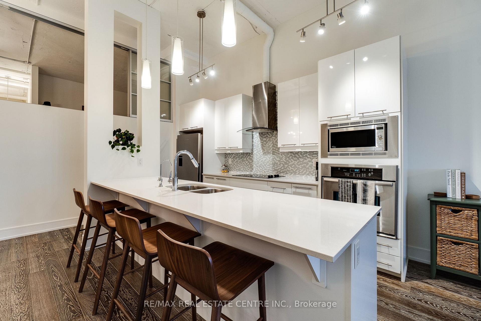 Photo 4 of Unit 211, 112 Benton Street, Kitchener, Cedar Hill — HOMEH