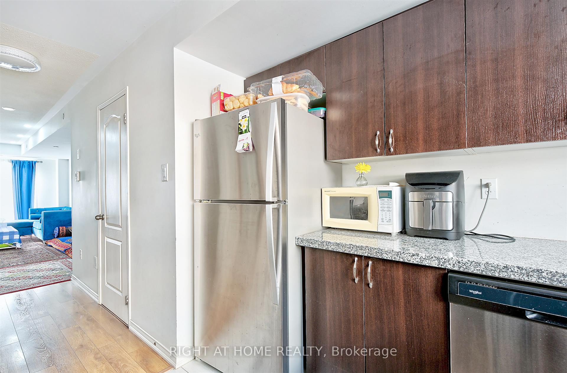 Photo 6 of Unit 132, 94 Sarita Path, Oshawa, Windfields — HOMEH