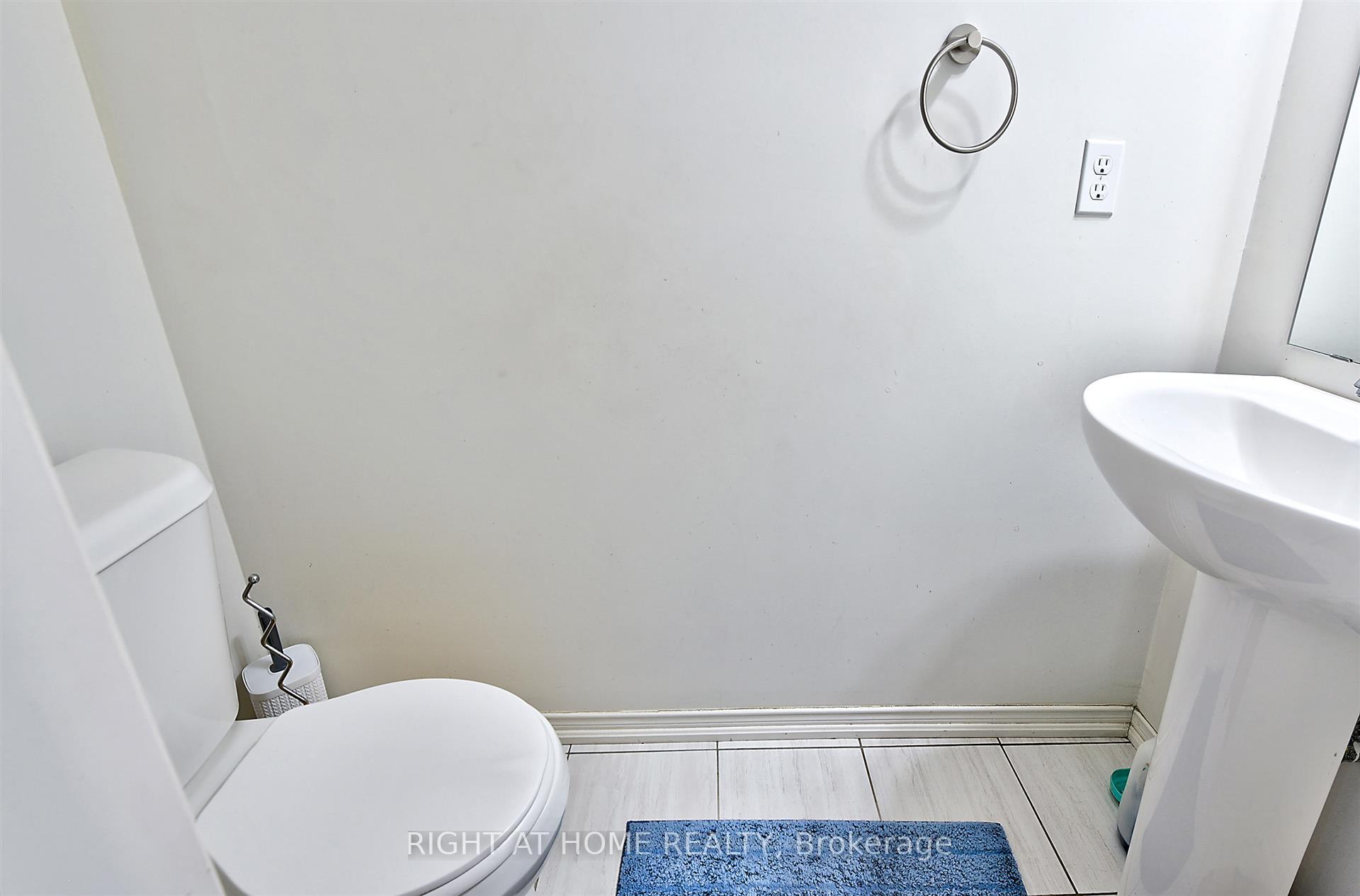 Photo 7 of Unit 132, 94 Sarita Path, Oshawa, Windfields — HOMEH