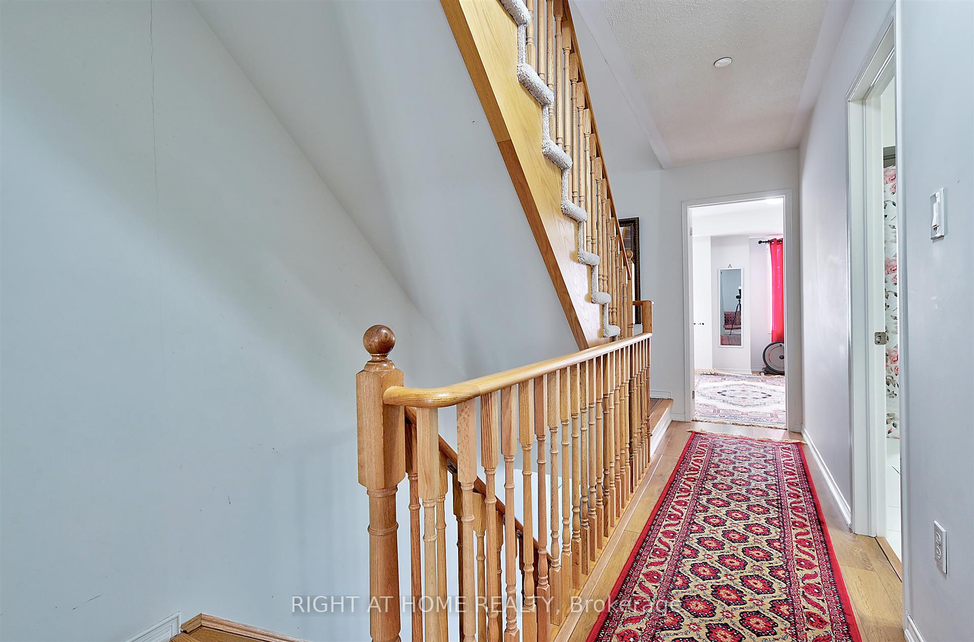 Photo 8 of Unit 132, 94 Sarita Path, Oshawa, Windfields — HOMEH