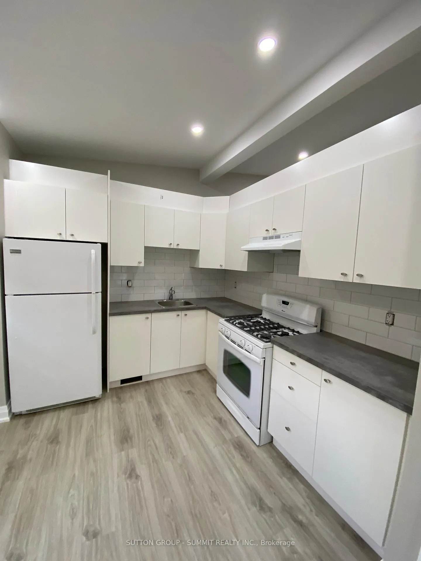 Photo 3 of Unit 8, 239 Main Street, King, Schomberg — HOMEH