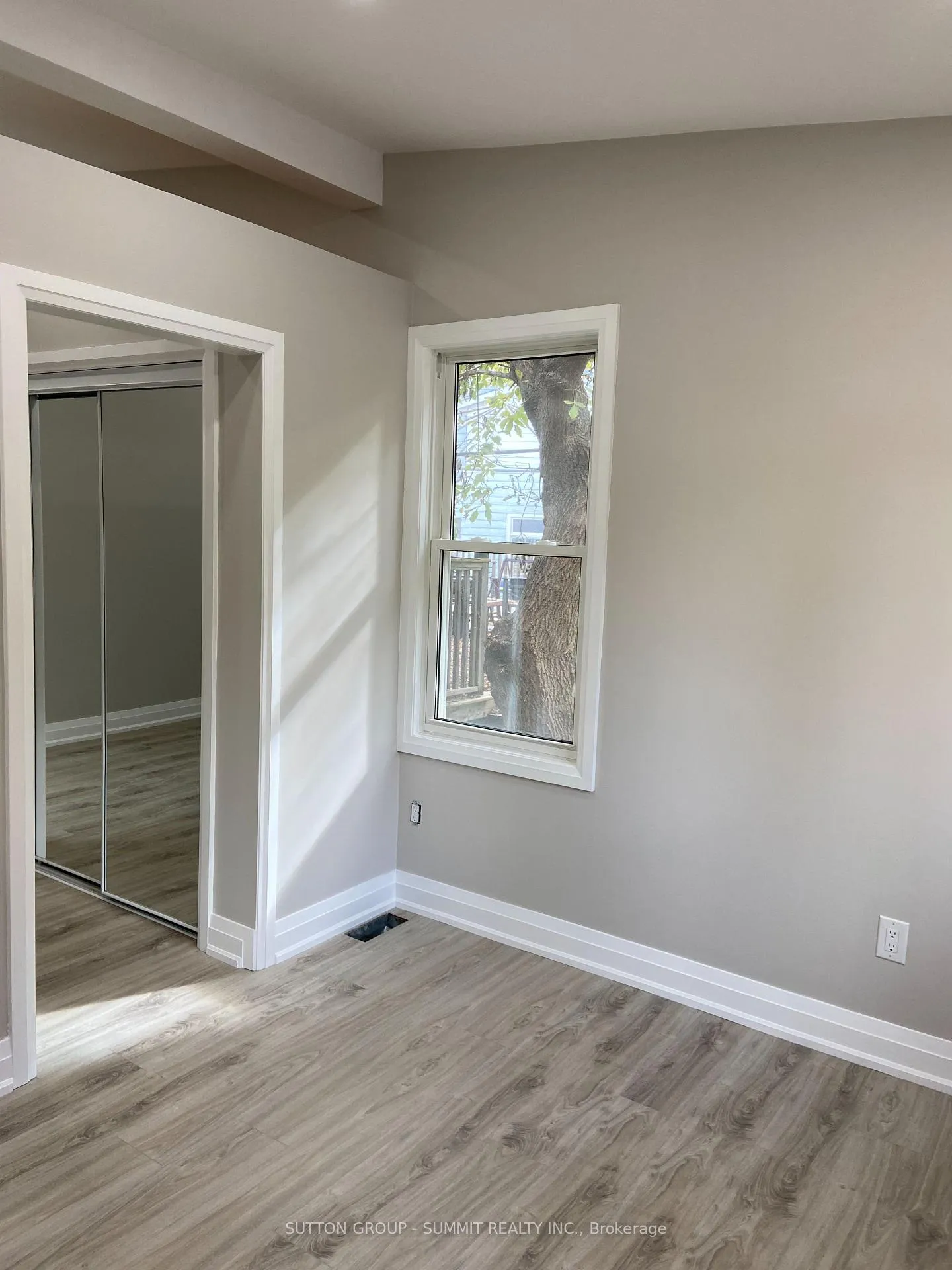 Photo 7 of Unit 8, 239 Main Street, King, Schomberg — HOMEH
