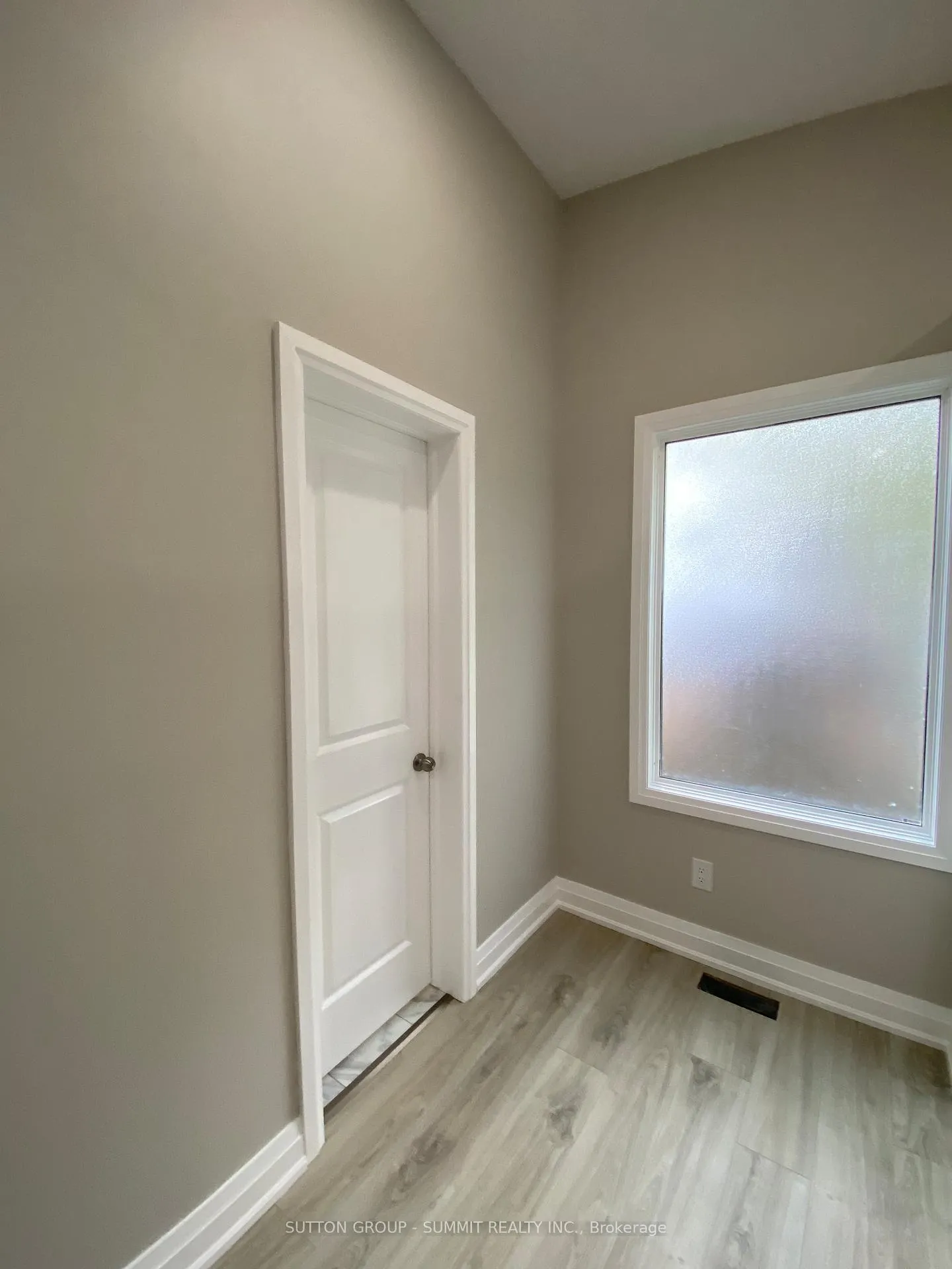 Photo 12 of Unit 8, 239 Main Street, King, Schomberg — HOMEH