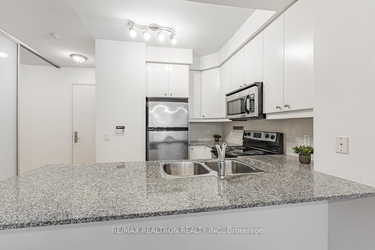 Photo 7 of Unit 315, 38 The Esplanade, Toronto, Waterfront Communities — HOMEH