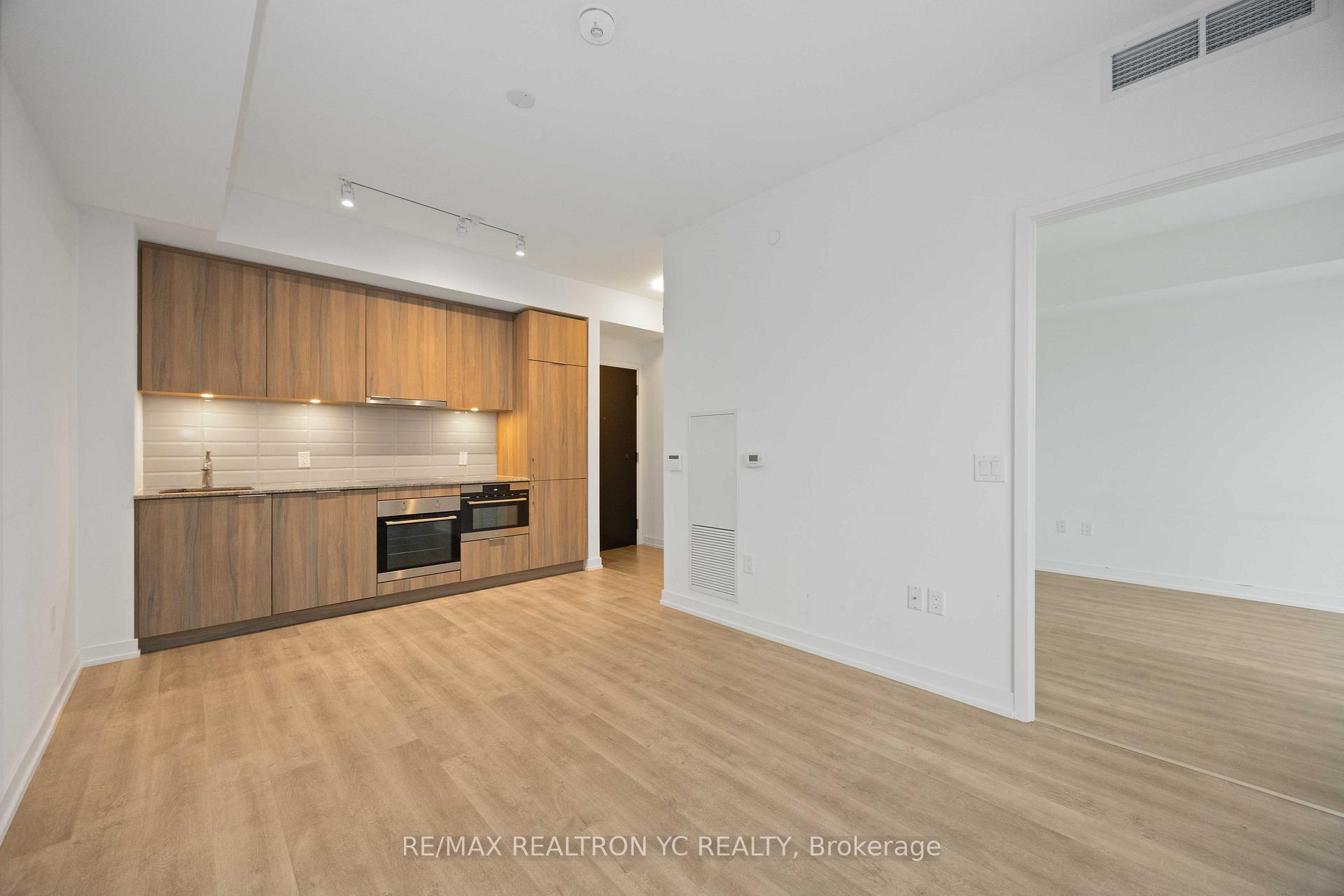 Photo 2 of Unit 2114, 158 Front Street, Toronto, Moss Park — HOMEH