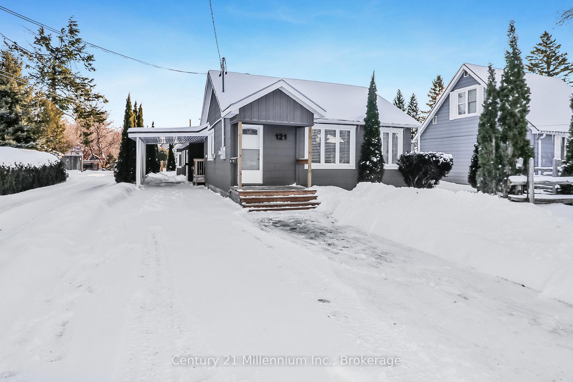 Front of Unit Unit A, 121 Birch Street