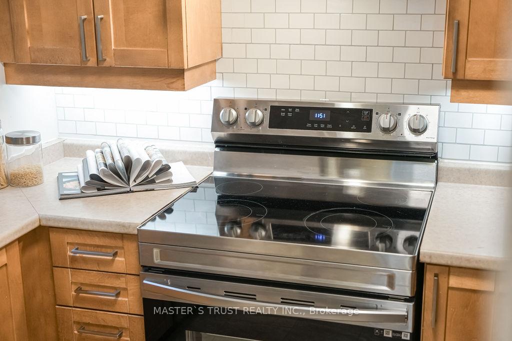 Photo 5 of Unit 607, 55 Bloor Street E, Toronto, Church-Yonge Corridor — HOMEH