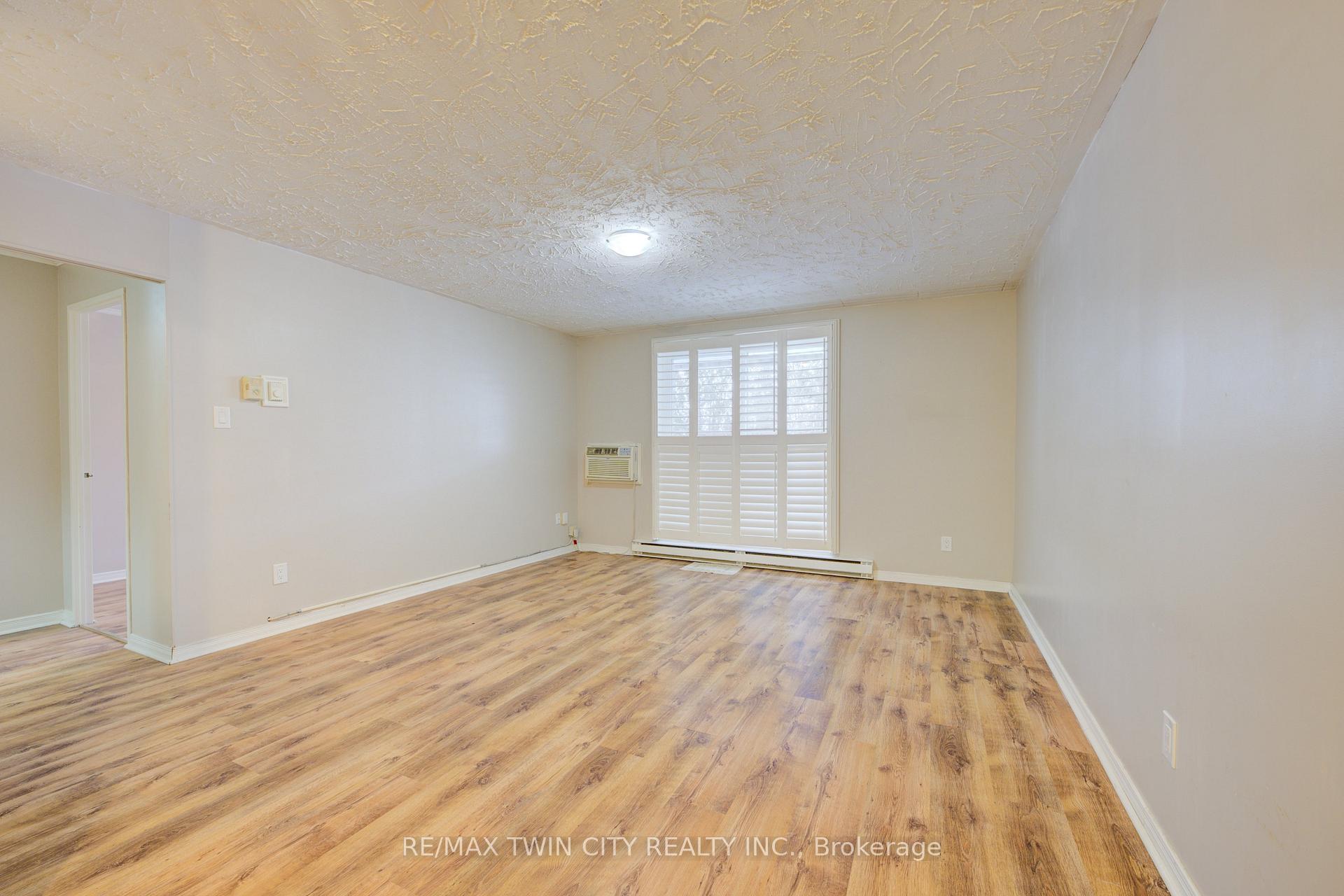 Photo 10 of Unit 202, 24 Mooregate Crescent, Kitchener — HOMEH