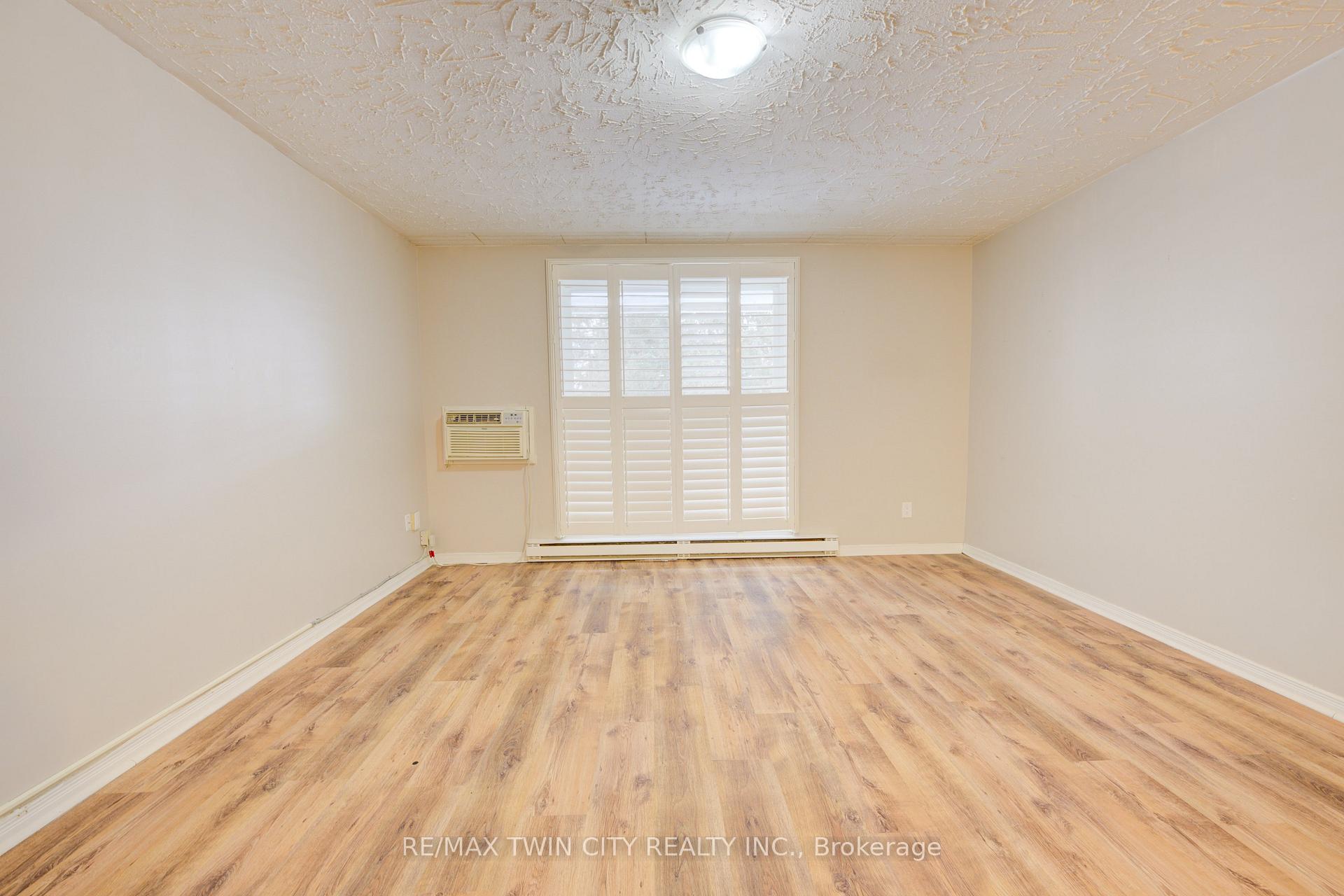 Photo 11 of Unit 202, 24 Mooregate Crescent, Kitchener — HOMEH