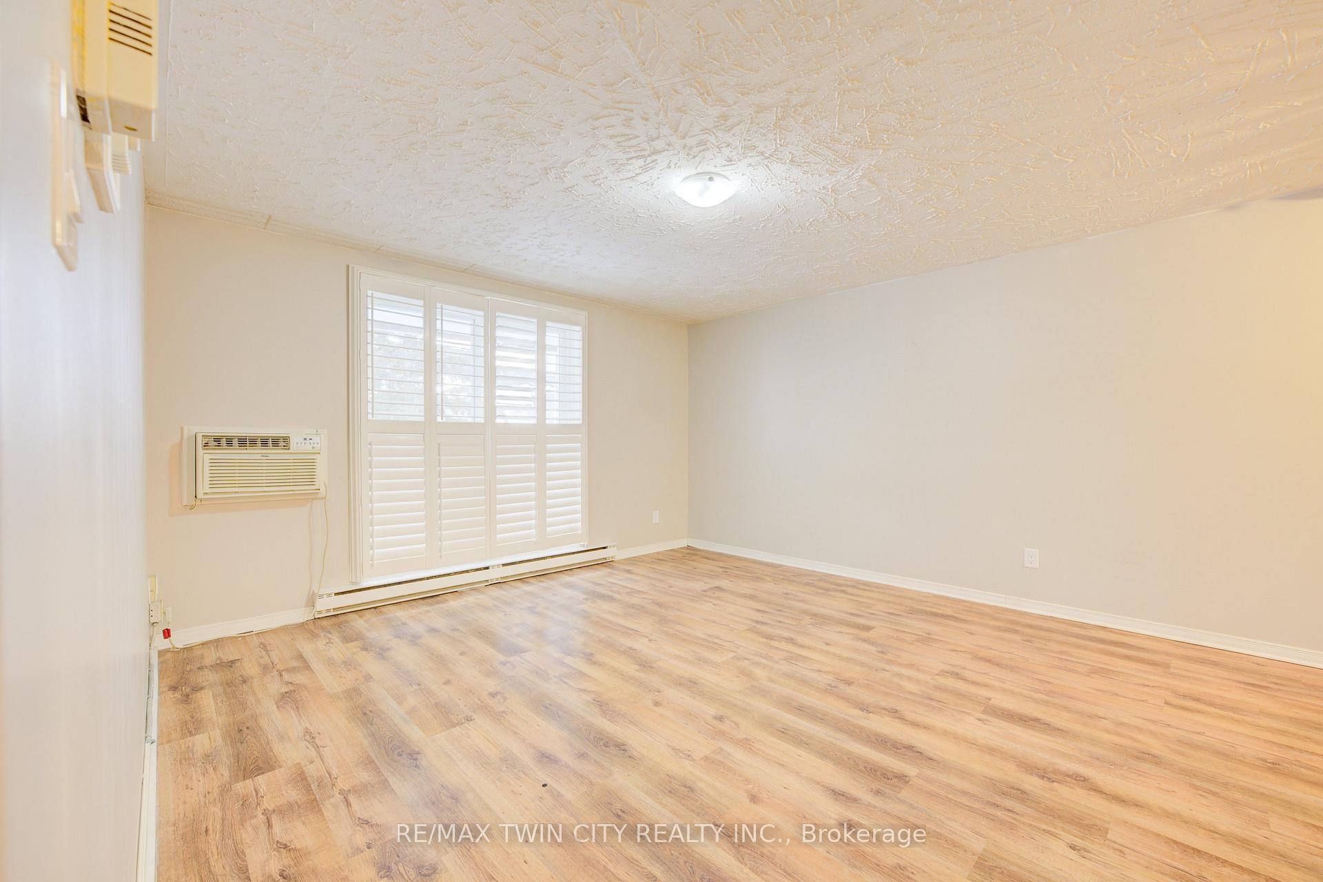 Photo 12 of Unit 202, 24 Mooregate Crescent, Kitchener — HOMEH