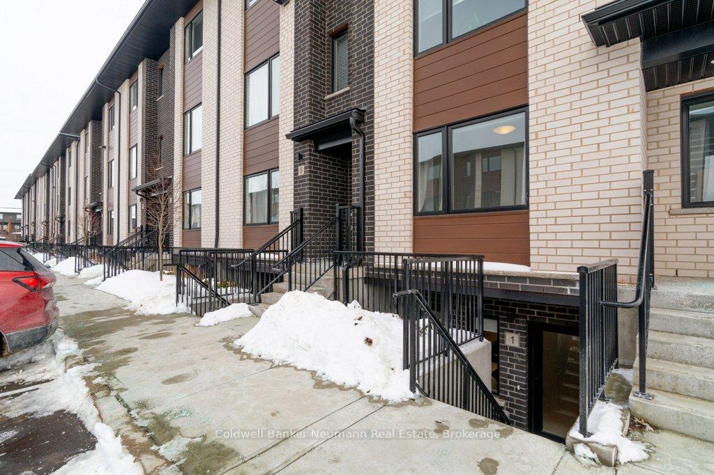 Photo 4 of 1 Lily Lane, Guelph, Clairfields/Hanlon Business Park — HOMEH