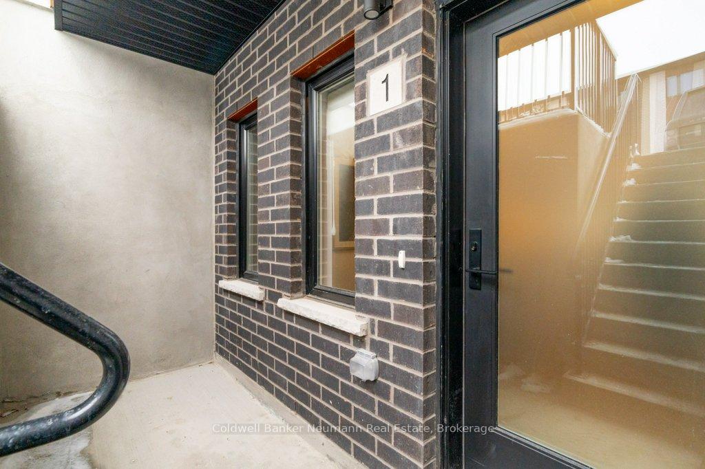 Photo 5 of 1 Lily Lane, Guelph, Clairfields/Hanlon Business Park — HOMEH