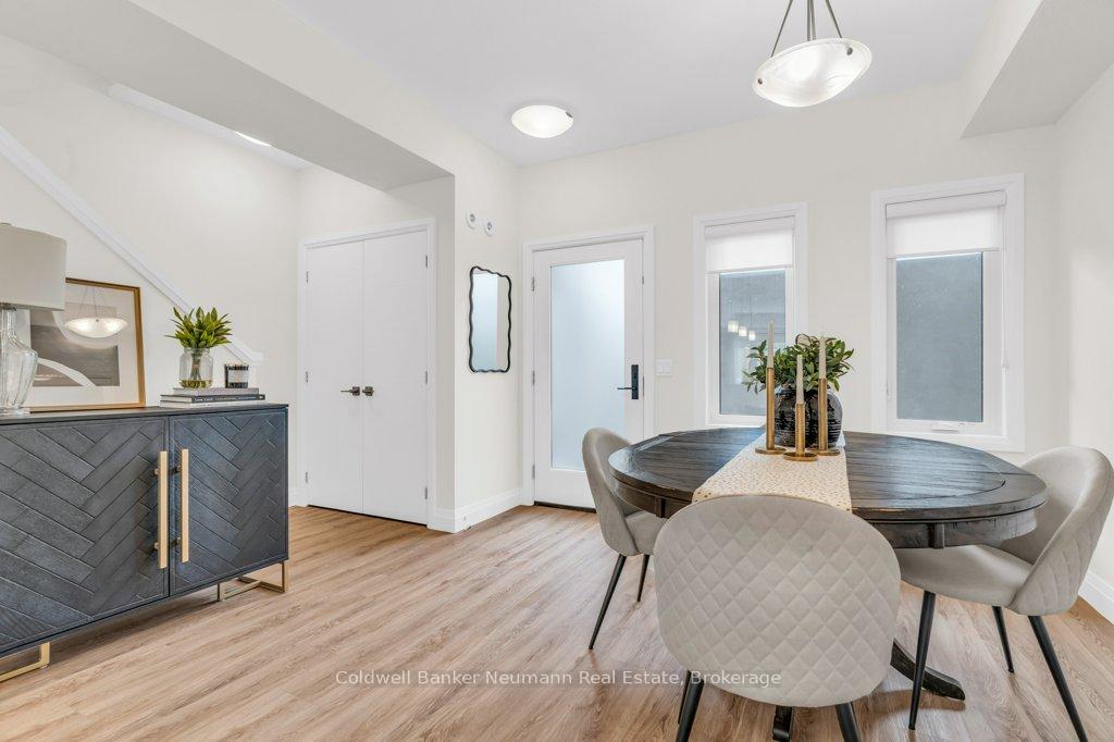 Photo 7 of 1 Lily Lane, Guelph, Clairfields/Hanlon Business Park — HOMEH