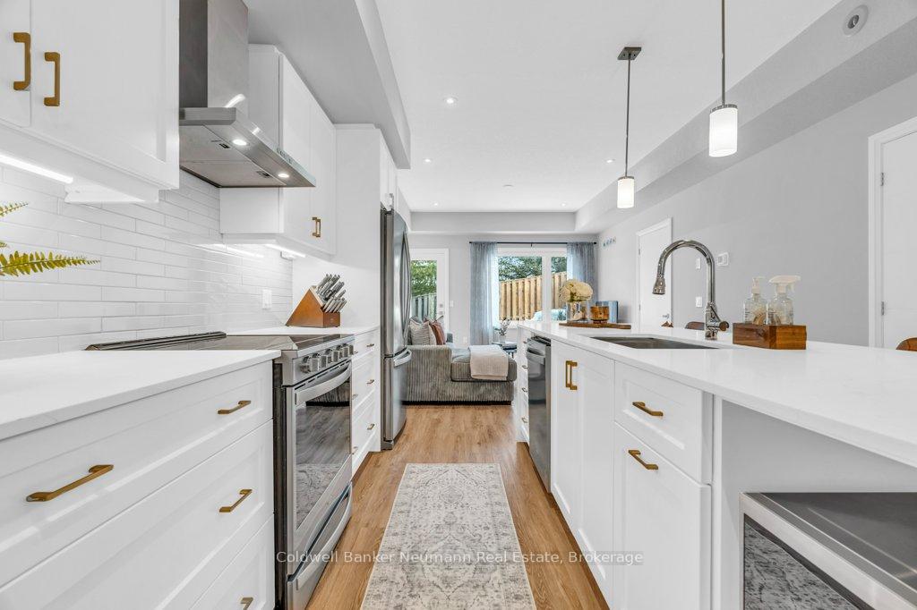 Photo 9 of 1 Lily Lane, Guelph, Clairfields/Hanlon Business Park — HOMEH