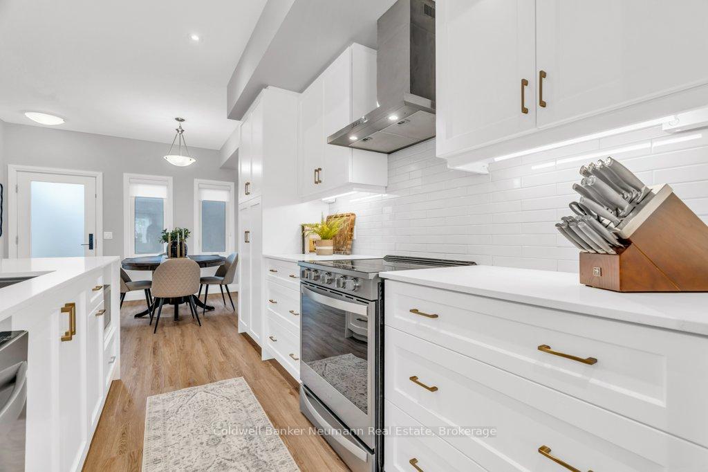 Photo 11 of 1 Lily Lane, Guelph, Clairfields/Hanlon Business Park — HOMEH