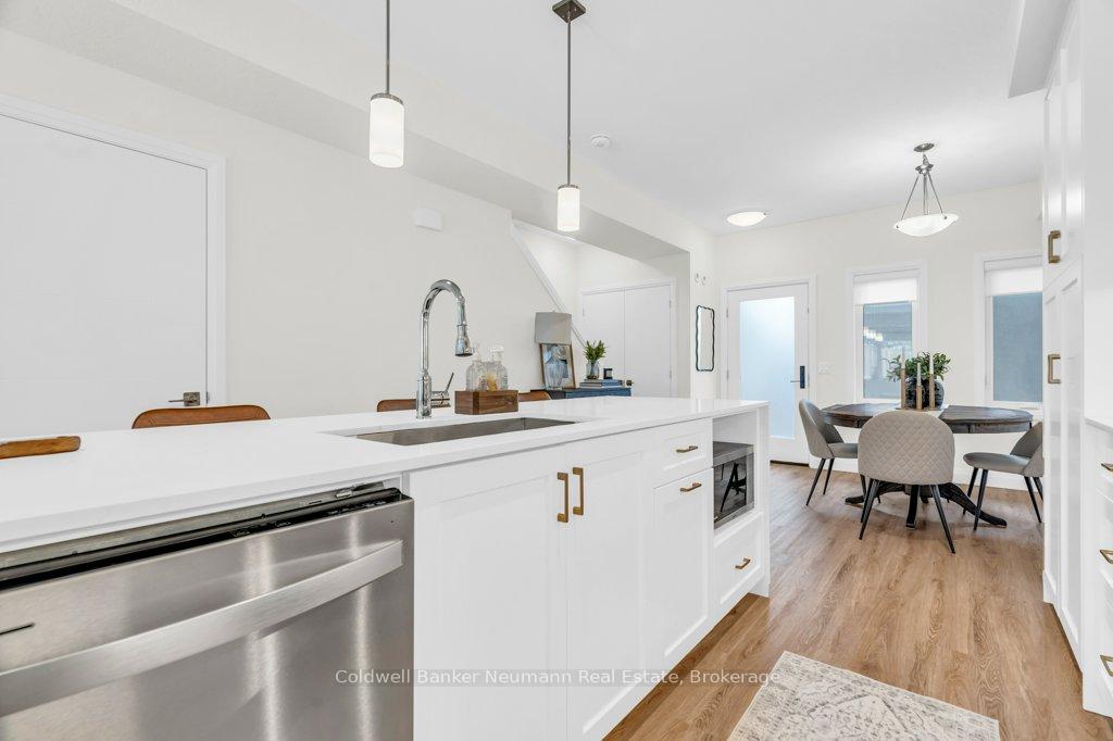 Photo 13 of 1 Lily Lane, Guelph, Clairfields/Hanlon Business Park — HOMEH