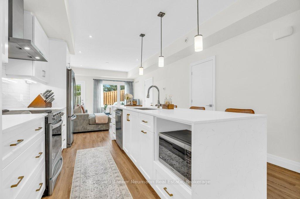 Photo 14 of 1 Lily Lane, Guelph, Clairfields/Hanlon Business Park — HOMEH