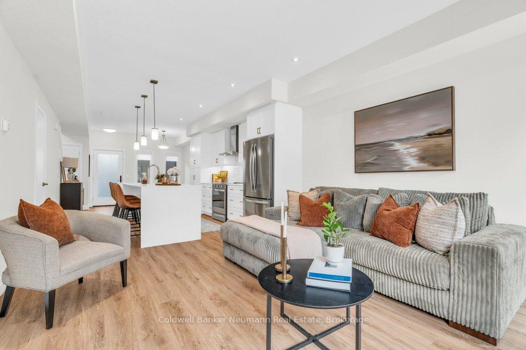 Photo 17 of 1 Lily Lane, Guelph, Clairfields/Hanlon Business Park — HOMEH