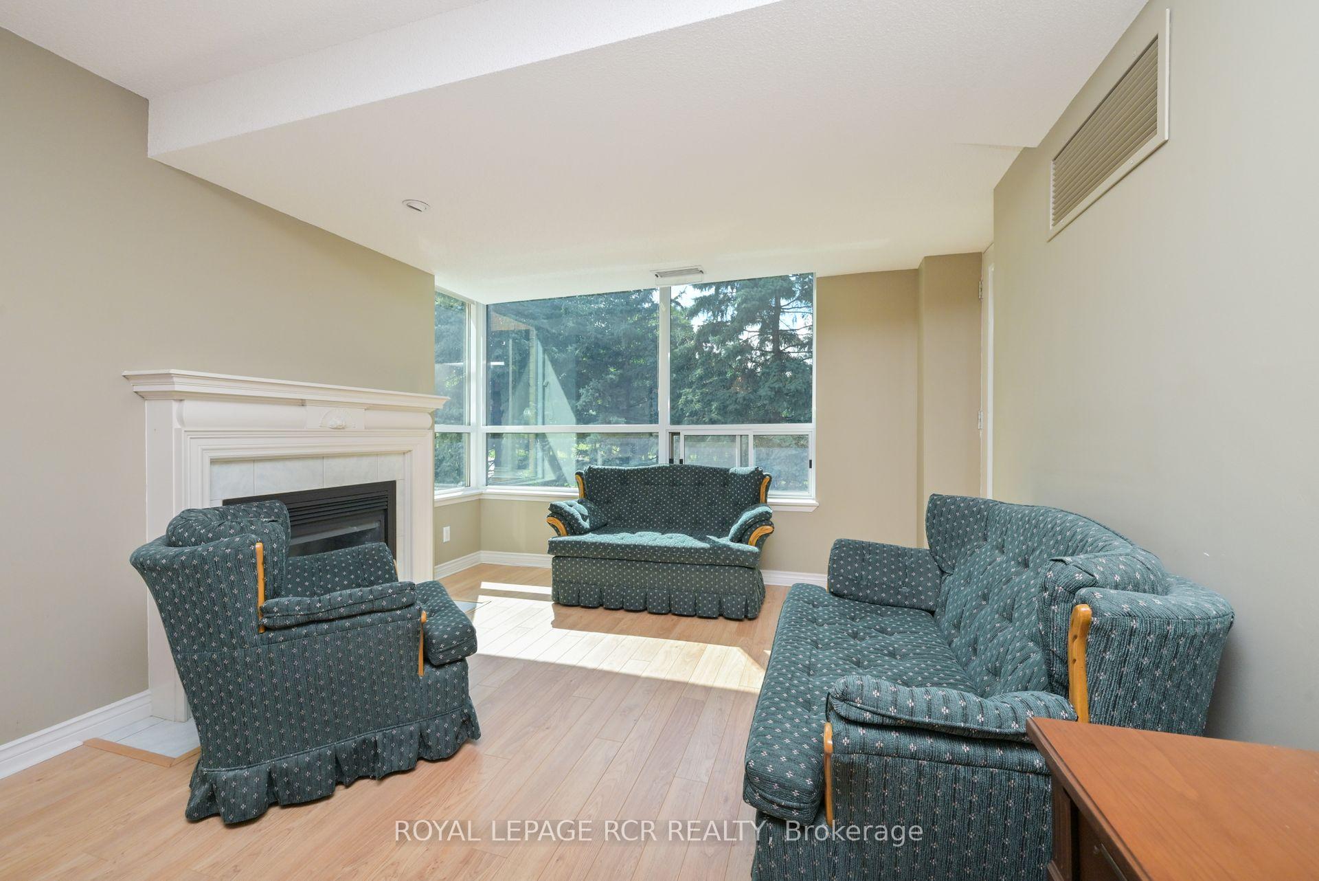 Photo 36 of Unit 214, 4 Briar Hill Heights, New Tecumseth, Alliston — HOMEH
