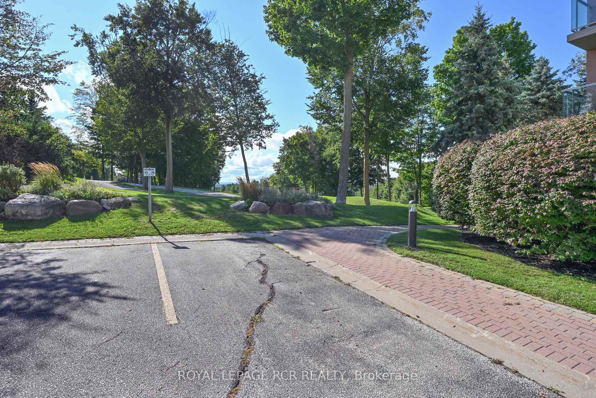 Photo 51 of Unit 214, 4 Briar Hill Heights, New Tecumseth, Alliston — HOMEH