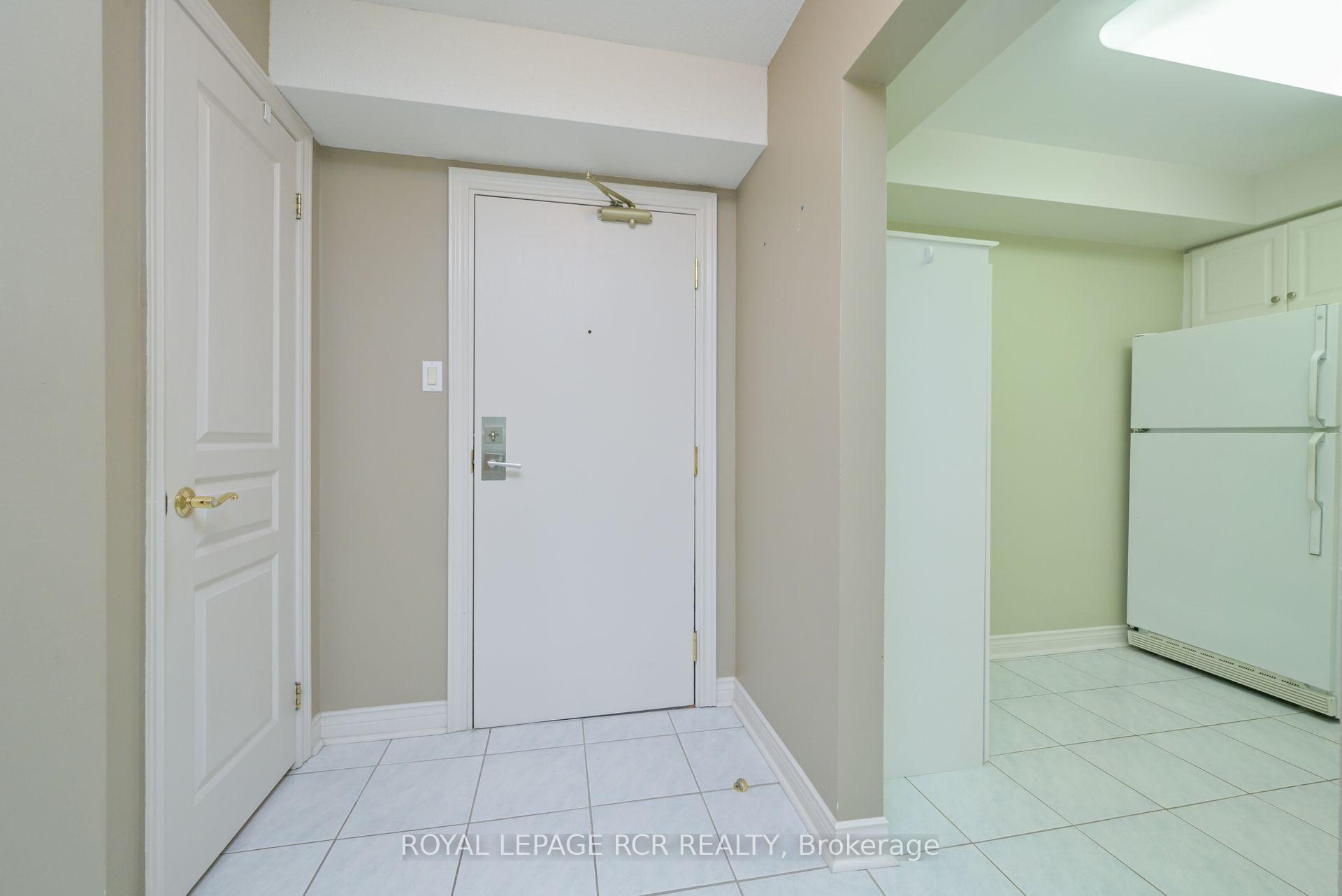 Photo 7 of Unit 214, 4 Briar Hill Heights, New Tecumseth, Alliston — HOMEH