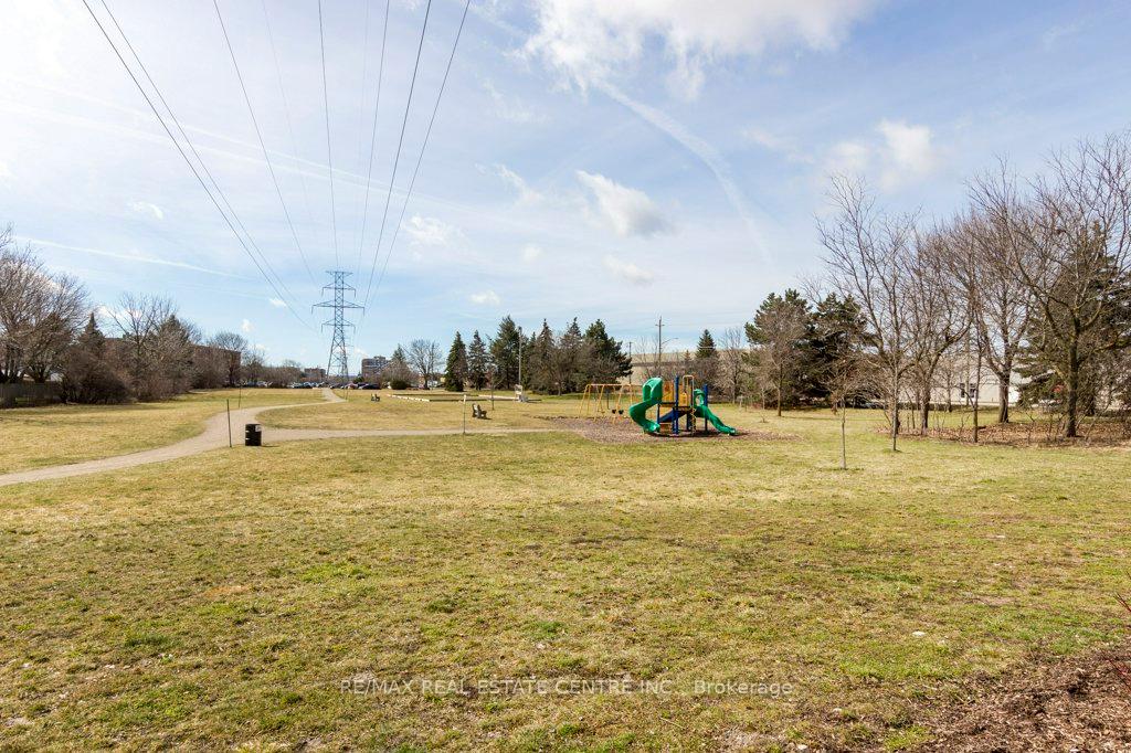 Photo 21 of Unit 404, 243 Northfield Drive E, Waterloo — HOMEH