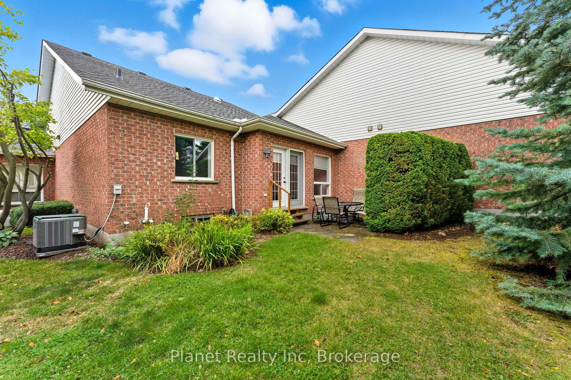 Photo 24 of 9 Village Green Drive, Guelph, Village By The Arboretum — HOMEH