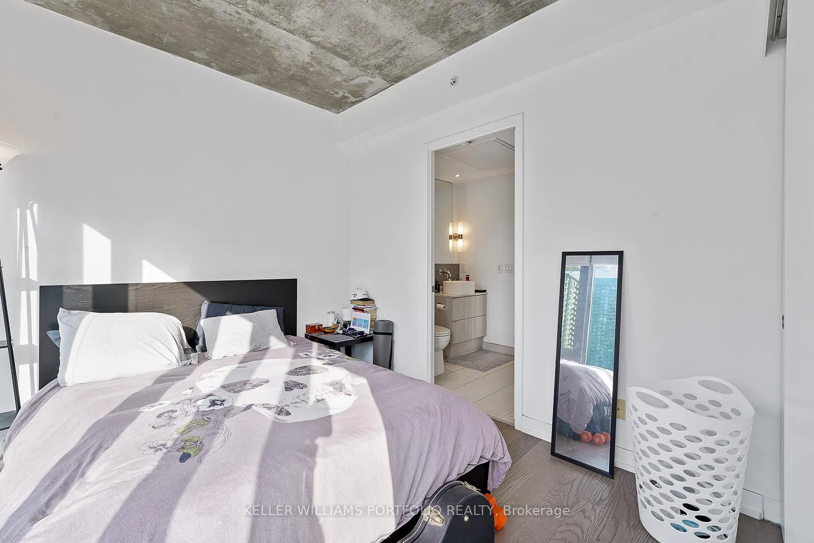 Photo 11 of Unit 1512, 161 Roehampton Avenue, Toronto, Mount Pleasant West — HOMEH