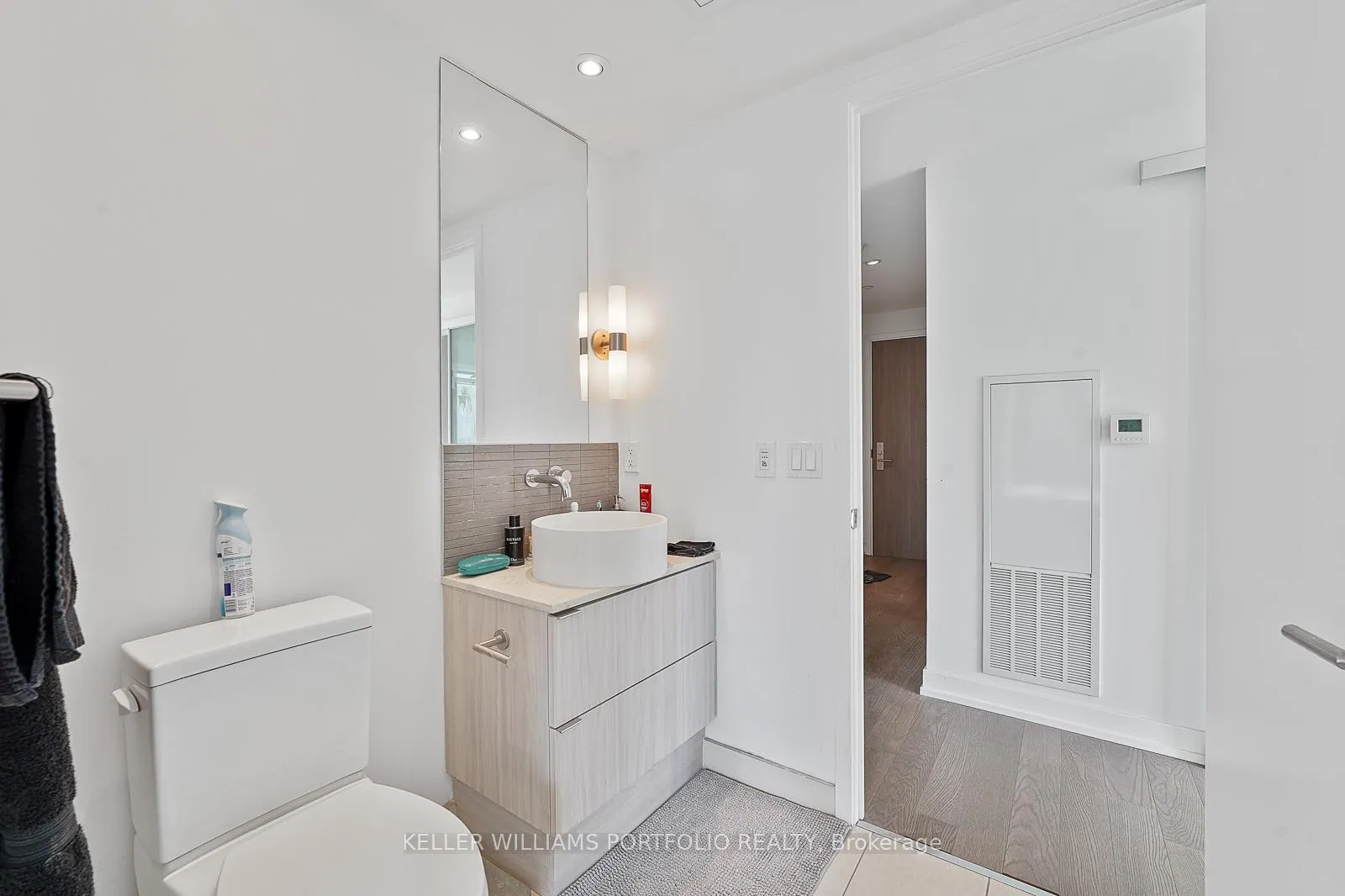 Photo 13 of Unit 1512, 161 Roehampton Avenue, Toronto, Mount Pleasant West — HOMEH