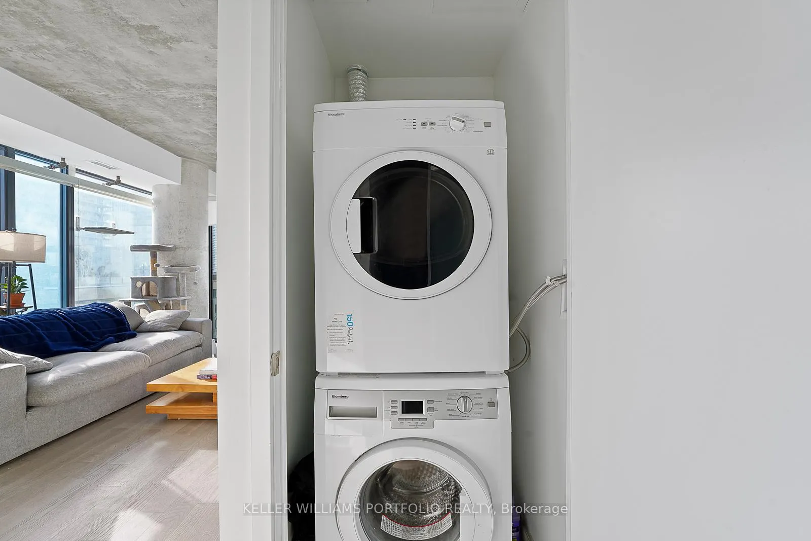 Photo 17 of Unit 1512, 161 Roehampton Avenue, Toronto, Mount Pleasant West — HOMEH