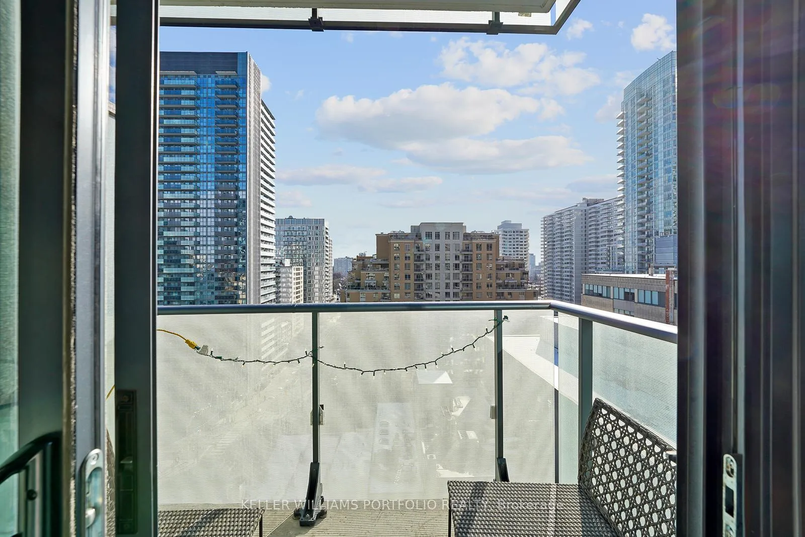 Photo 18 of Unit 1512, 161 Roehampton Avenue, Toronto, Mount Pleasant West — HOMEH