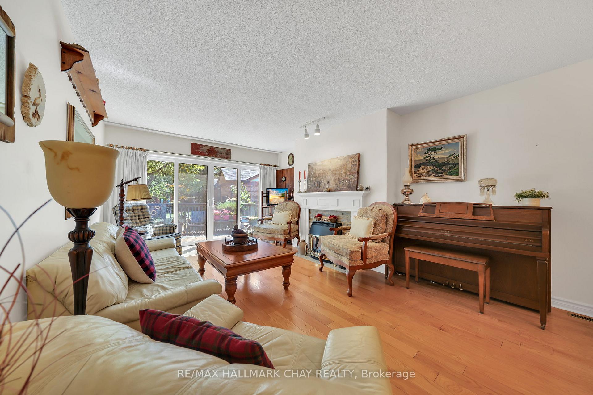 Photo 9 of 37 Riverview Road, New Tecumseth, Rural New Tecumseth — HOMEH