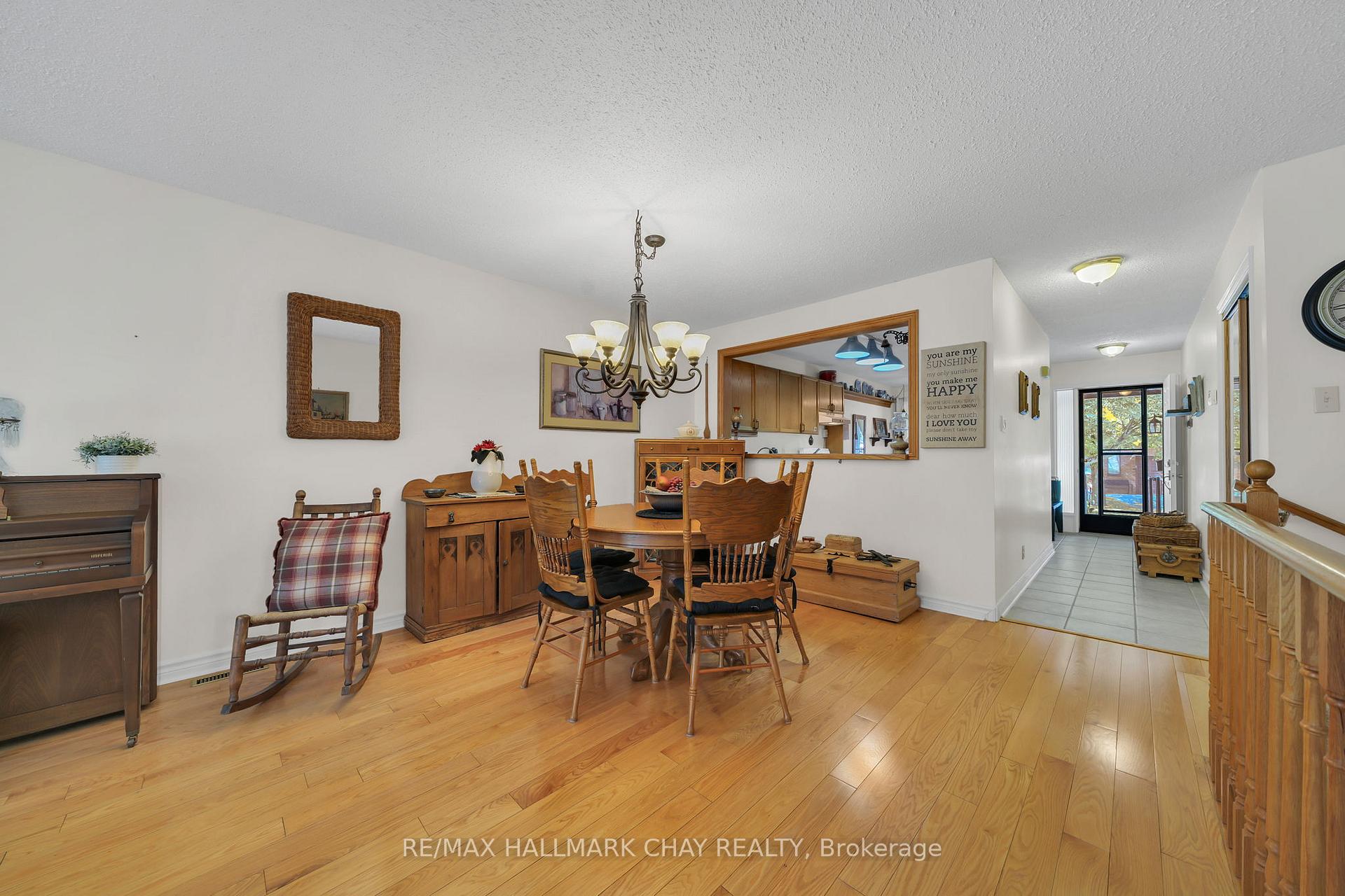Photo 13 of 37 Riverview Road, New Tecumseth, Rural New Tecumseth — HOMEH