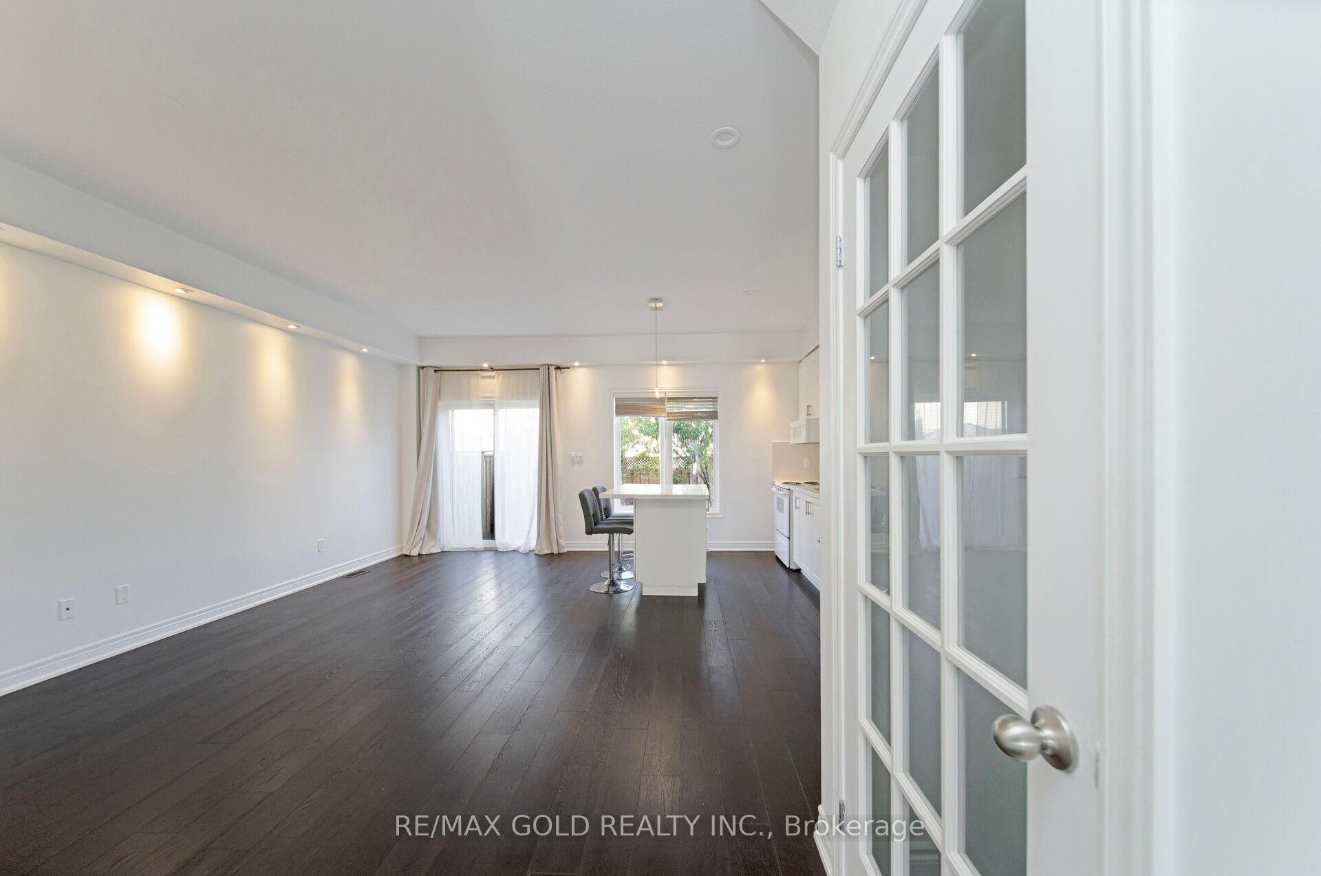 Photo 10 of Unit 1, 47 Madonna Drive, Hamilton, Carpenter — HOMEH