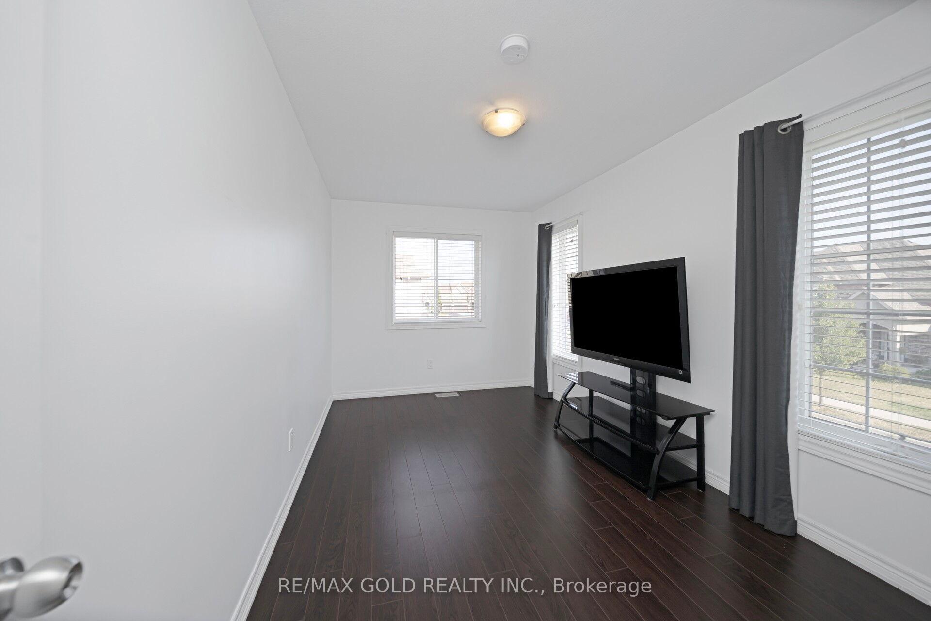 Photo 32 of Unit 1, 47 Madonna Drive, Hamilton, Carpenter — HOMEH