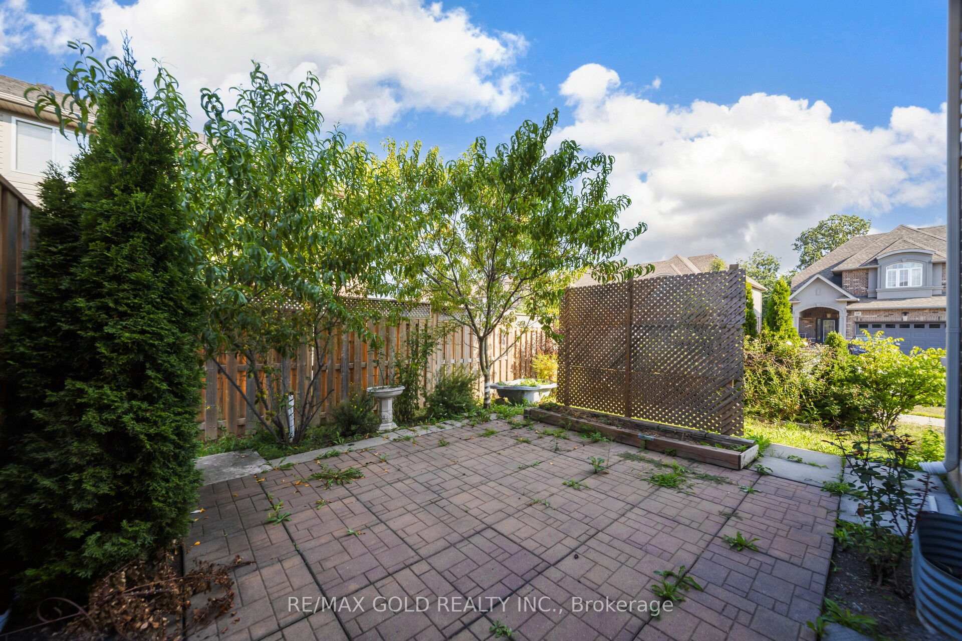 Photo 46 of Unit 1, 47 Madonna Drive, Hamilton, Carpenter — HOMEH