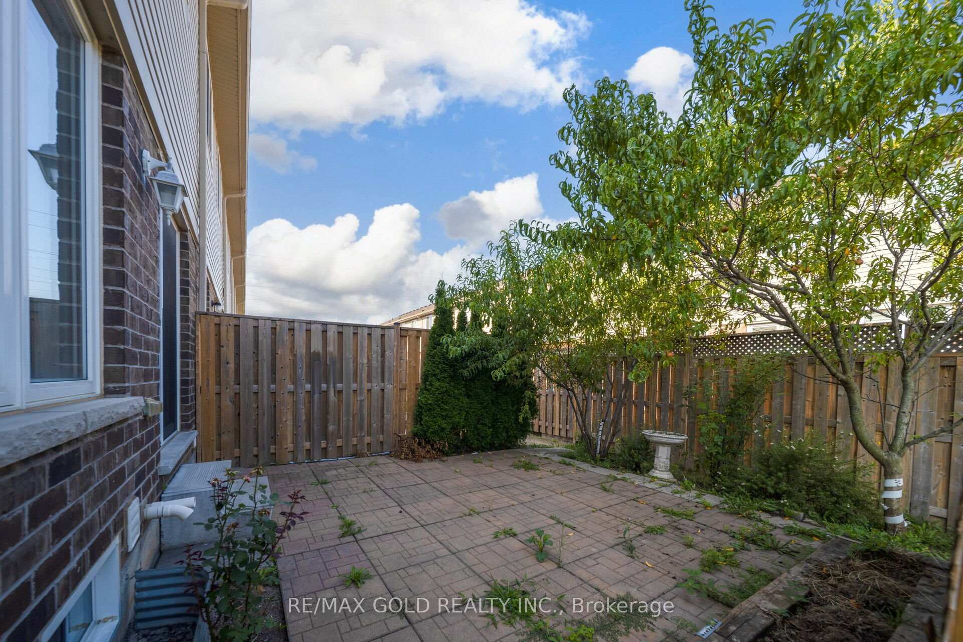 Photo 47 of Unit 1, 47 Madonna Drive, Hamilton, Carpenter — HOMEH