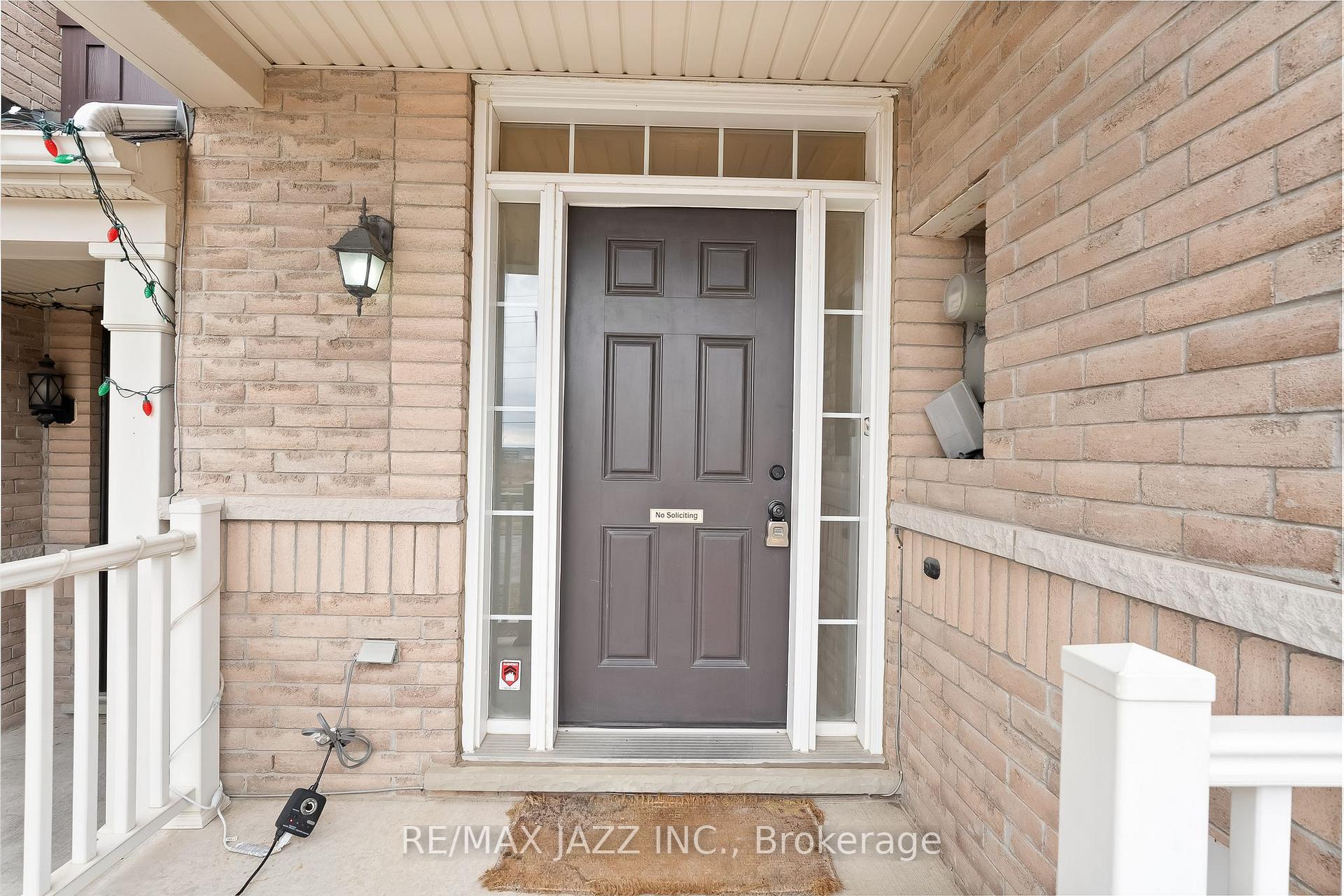 Photo 9 of 39 Silverwood Circle, Ajax, Central East — HOMEH