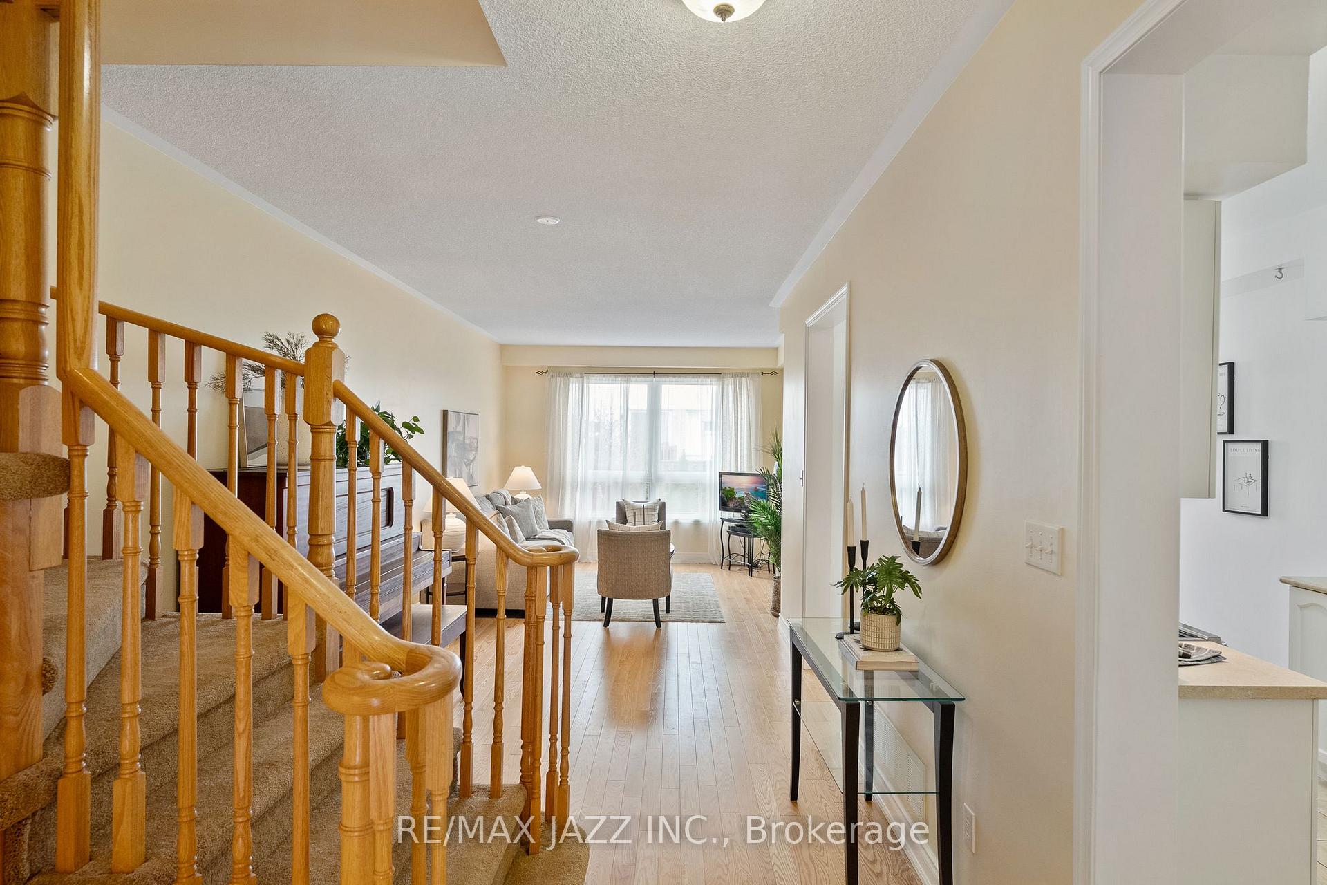 Photo 12 of 39 Silverwood Circle, Ajax, Central East — HOMEH
