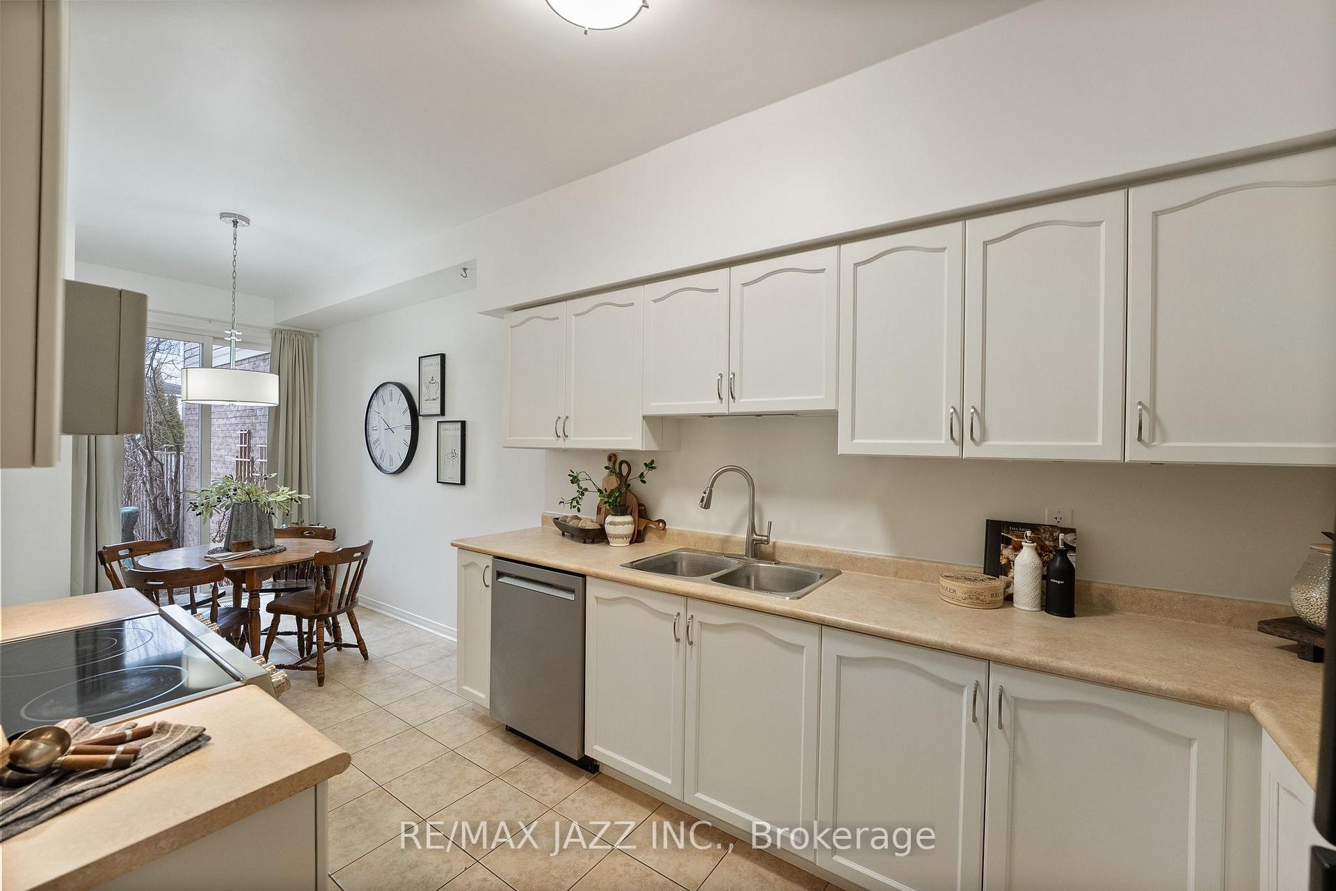 Photo 22 of 39 Silverwood Circle, Ajax, Central East — HOMEH