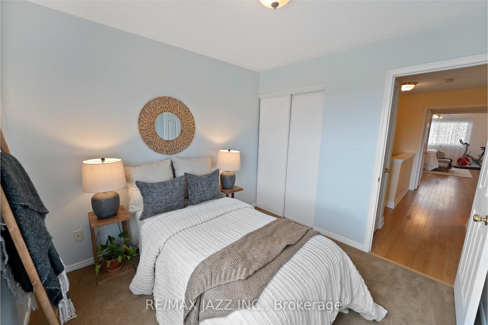Photo 33 of 39 Silverwood Circle, Ajax, Central East — HOMEH