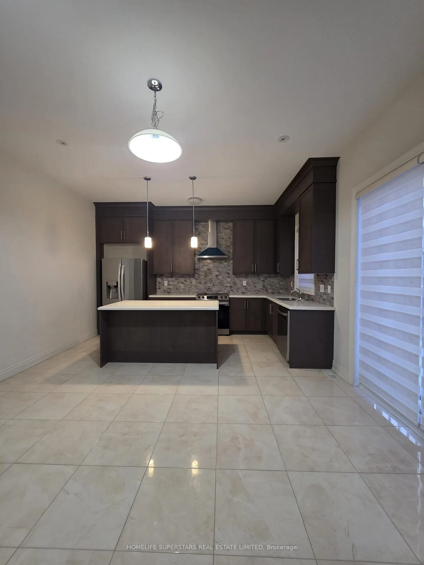 Photo 16 of 51 Jura Crescent, Brampton, Toronto Gore Rural Estate — HOMEH